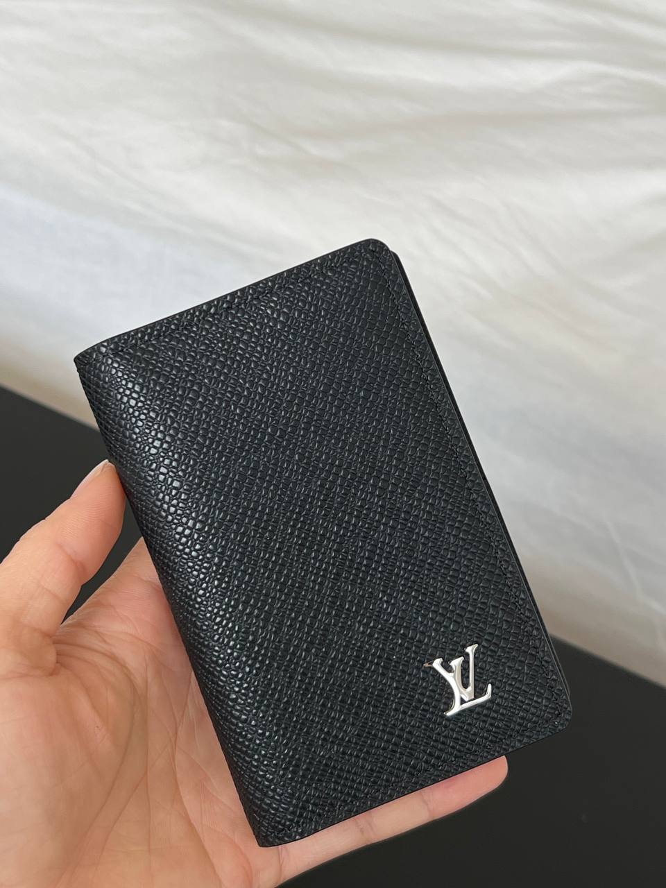 Louis Vuitton Taiga Leather Vertical Card Holder Passport Wallet