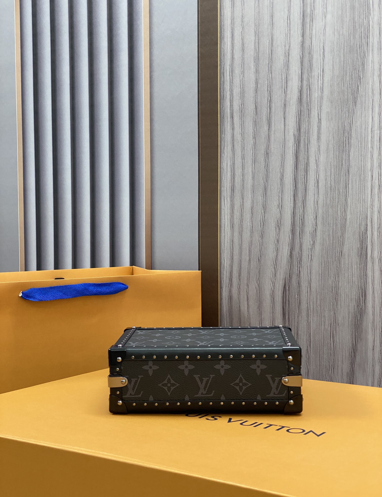 LV Clutch Box