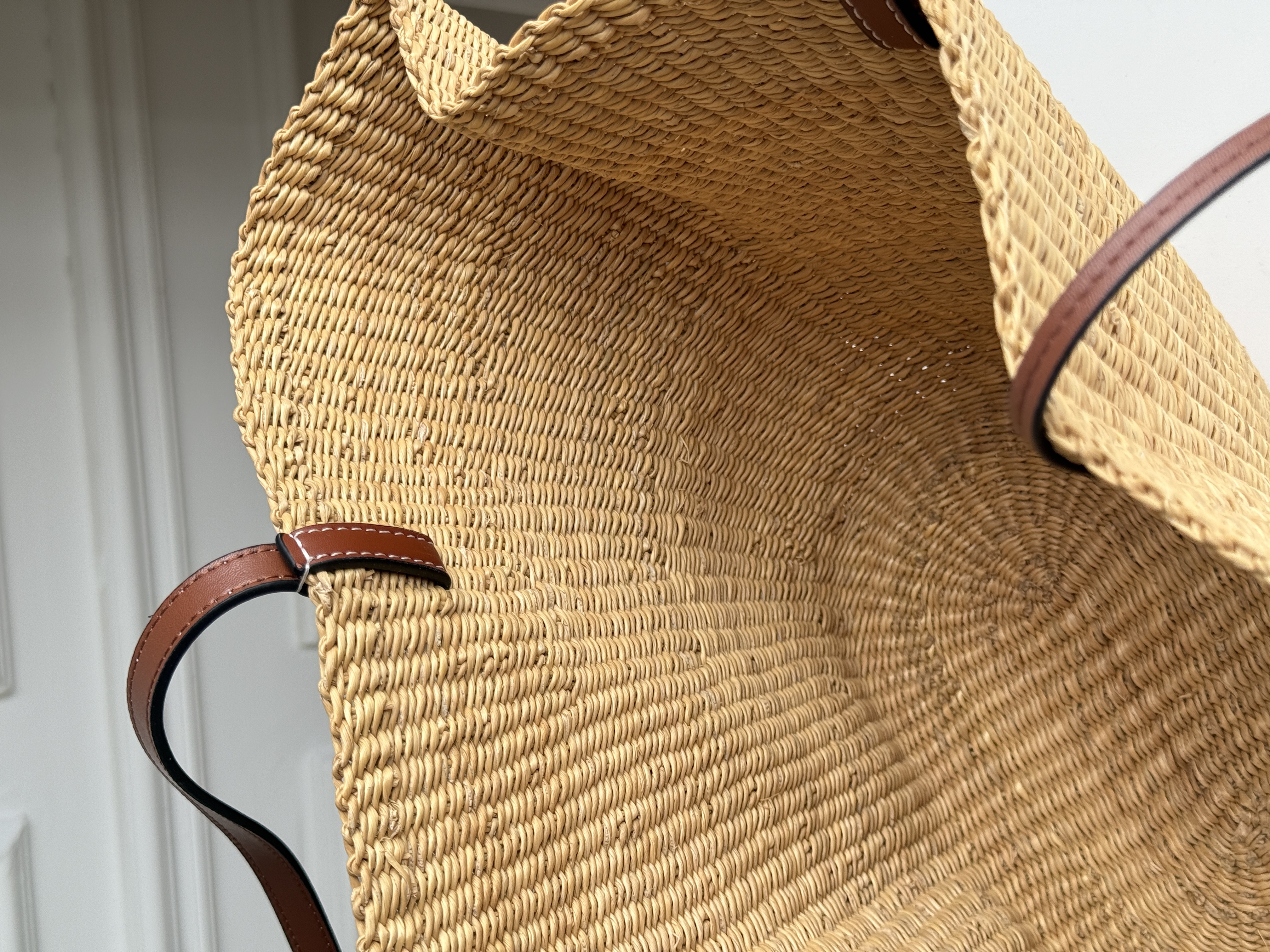 LOEWE Shell Basket Shell Straw Tote Bag