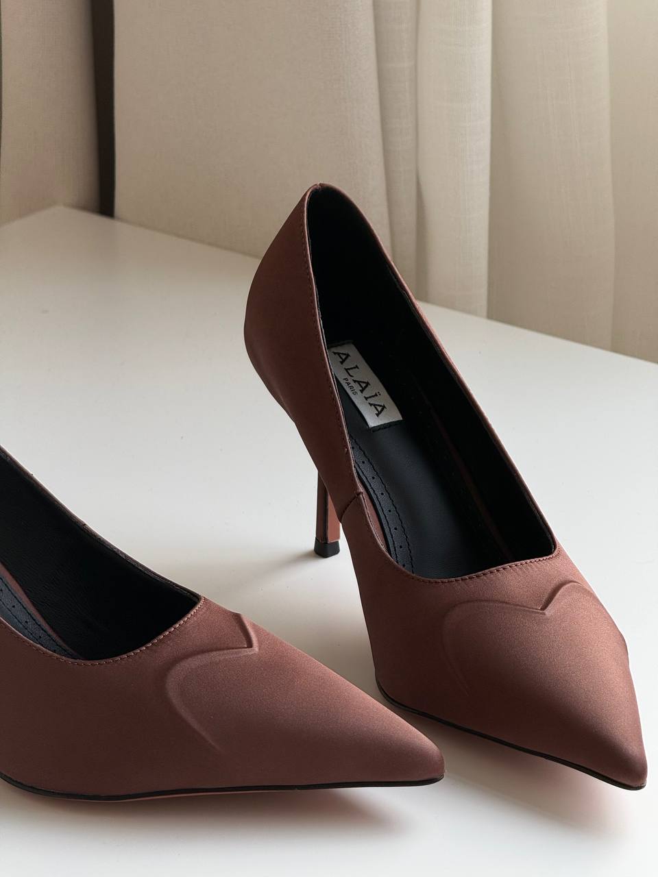 ALAÏA Le Cœur 3D Satin Pointed-Toe Pumps