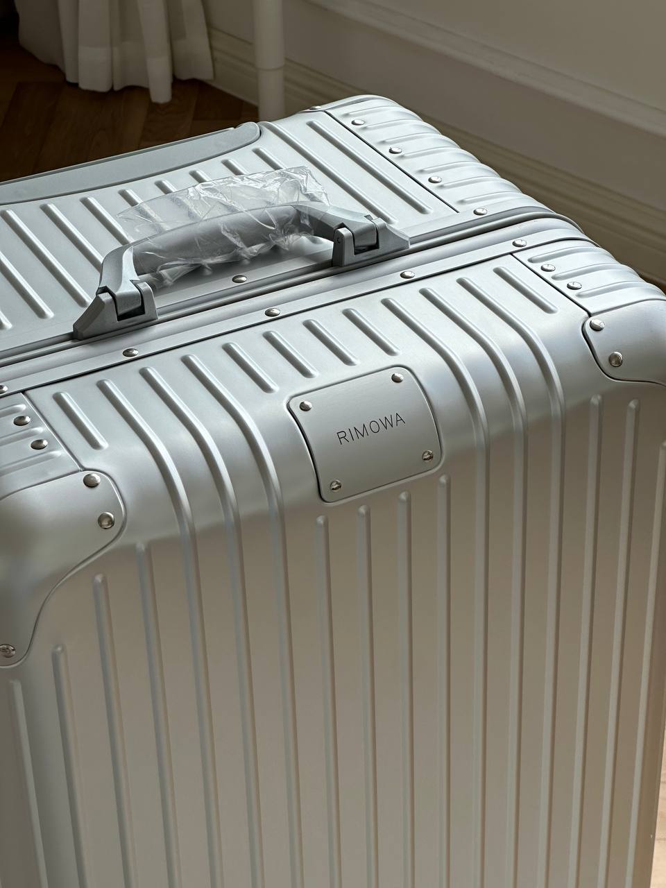 RIMOWA Classic Silver Aluminum-Magnesium Alloy 4-Wheel Trolley Suitcase