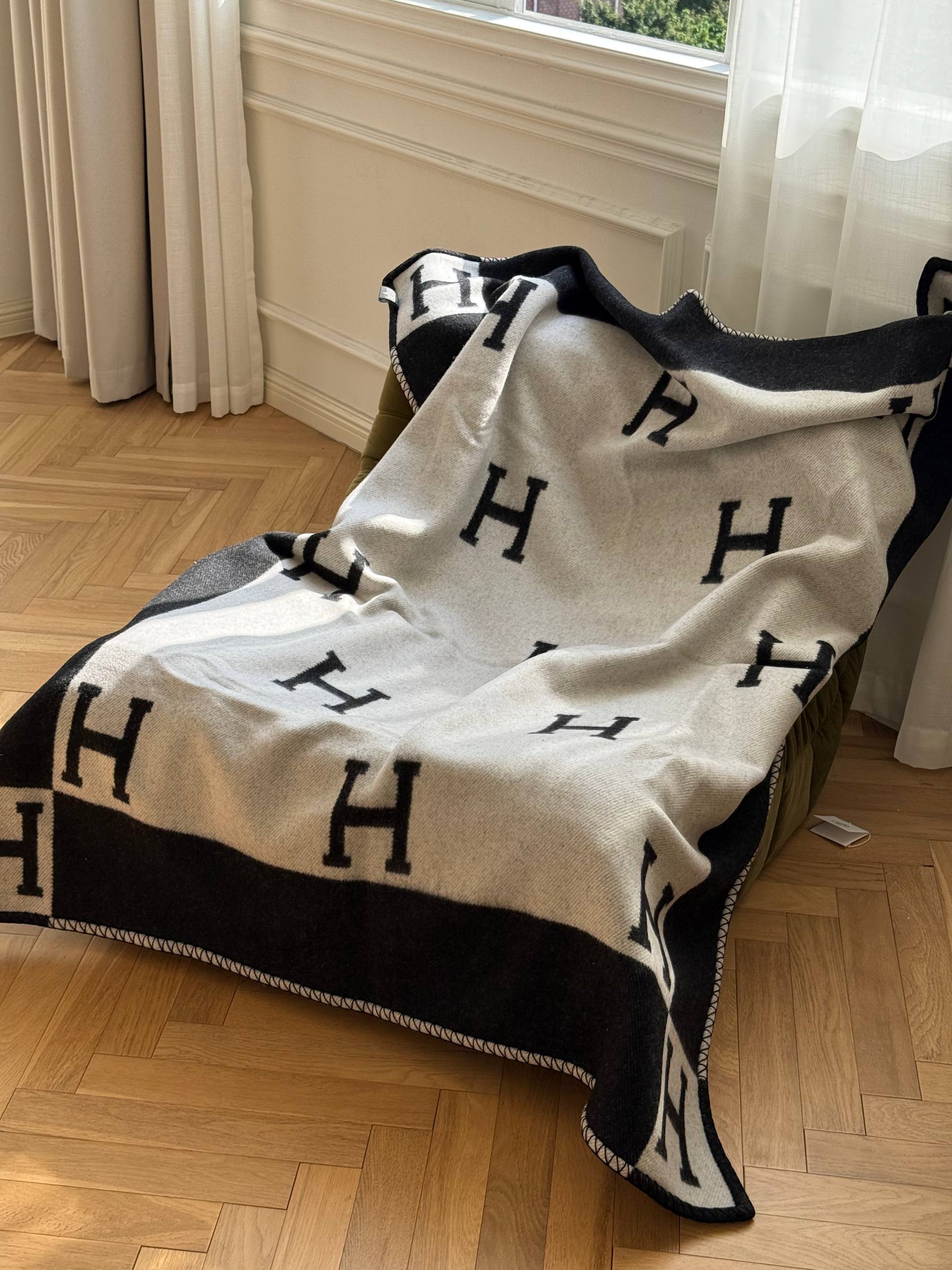 Hermès Avalon Throw Blanket