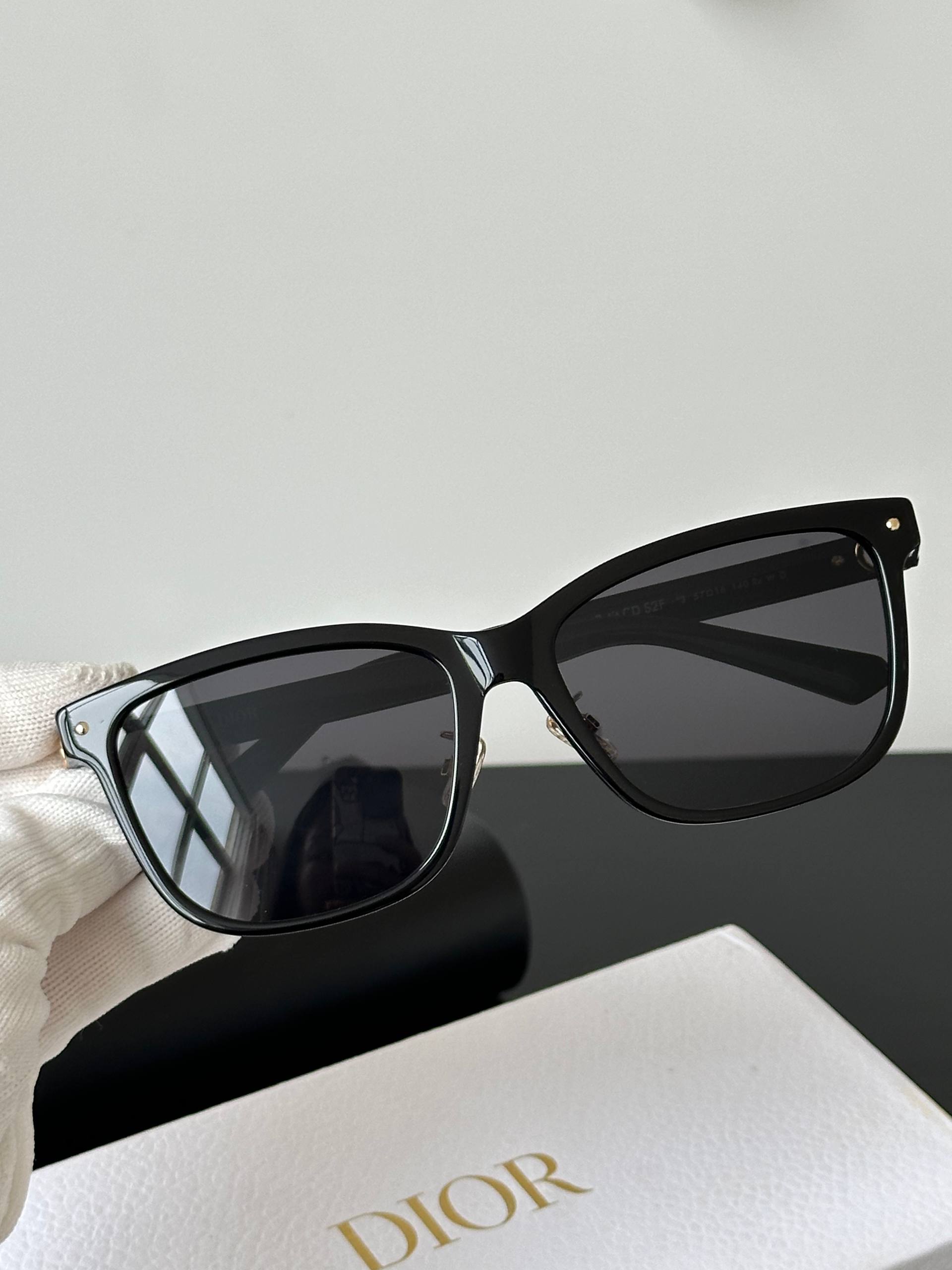 Dior 30Montaigne S8U Black Square Sunglasses