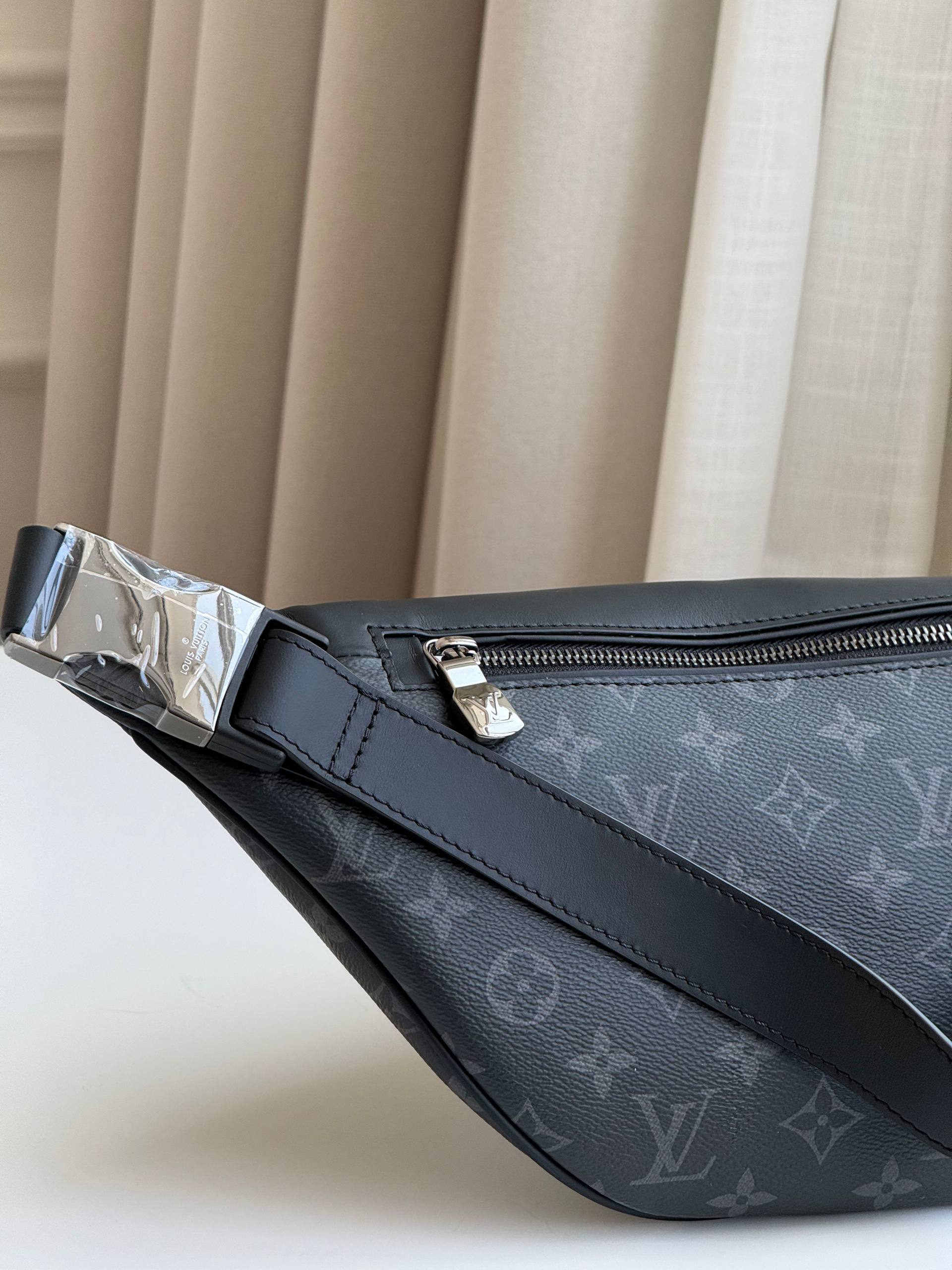 Louis Vuitton Discovery Bumbag PM