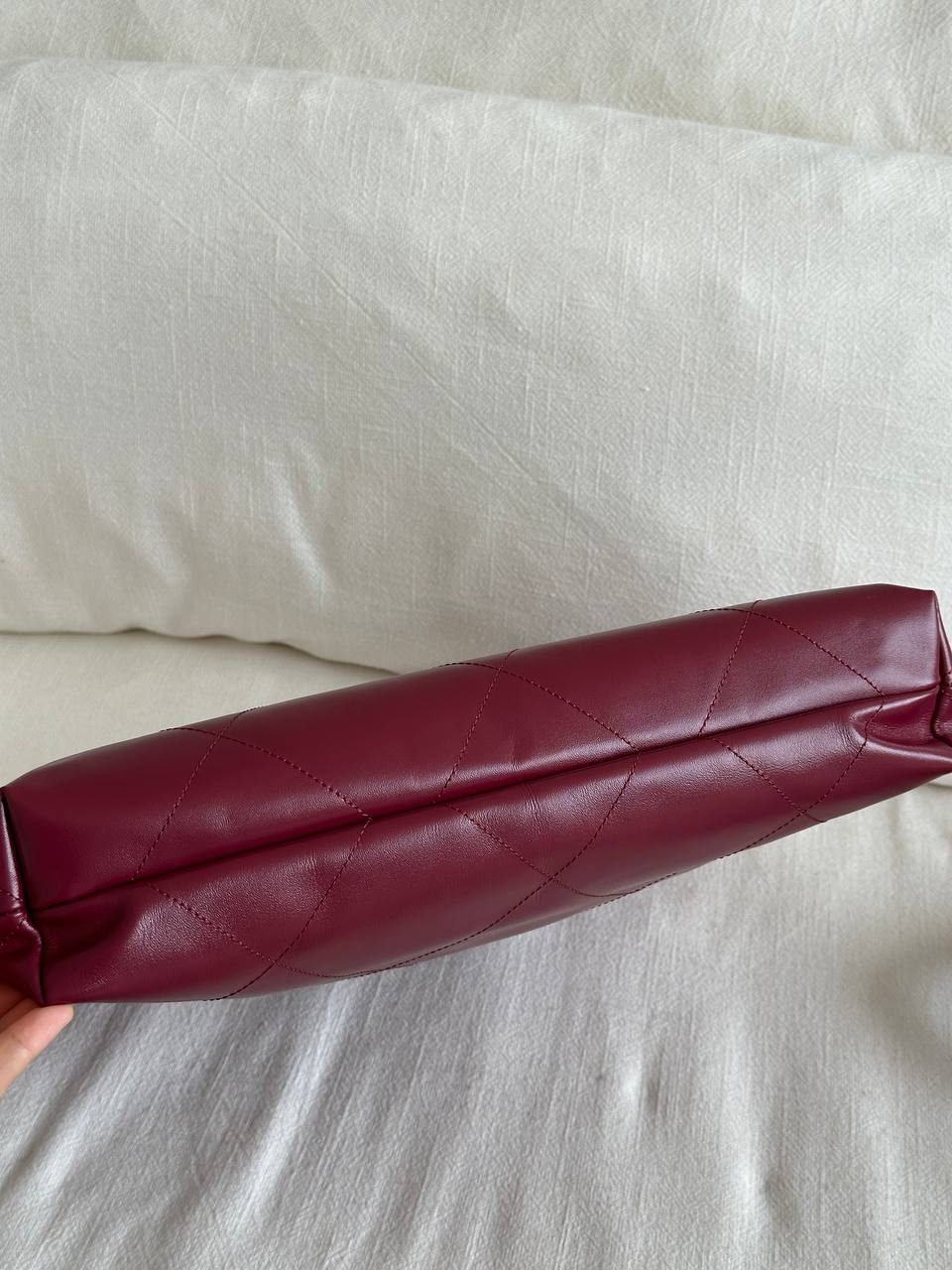 CHANEL 22 Quilted Shiny Calfskin Tote Bag in Burgundy