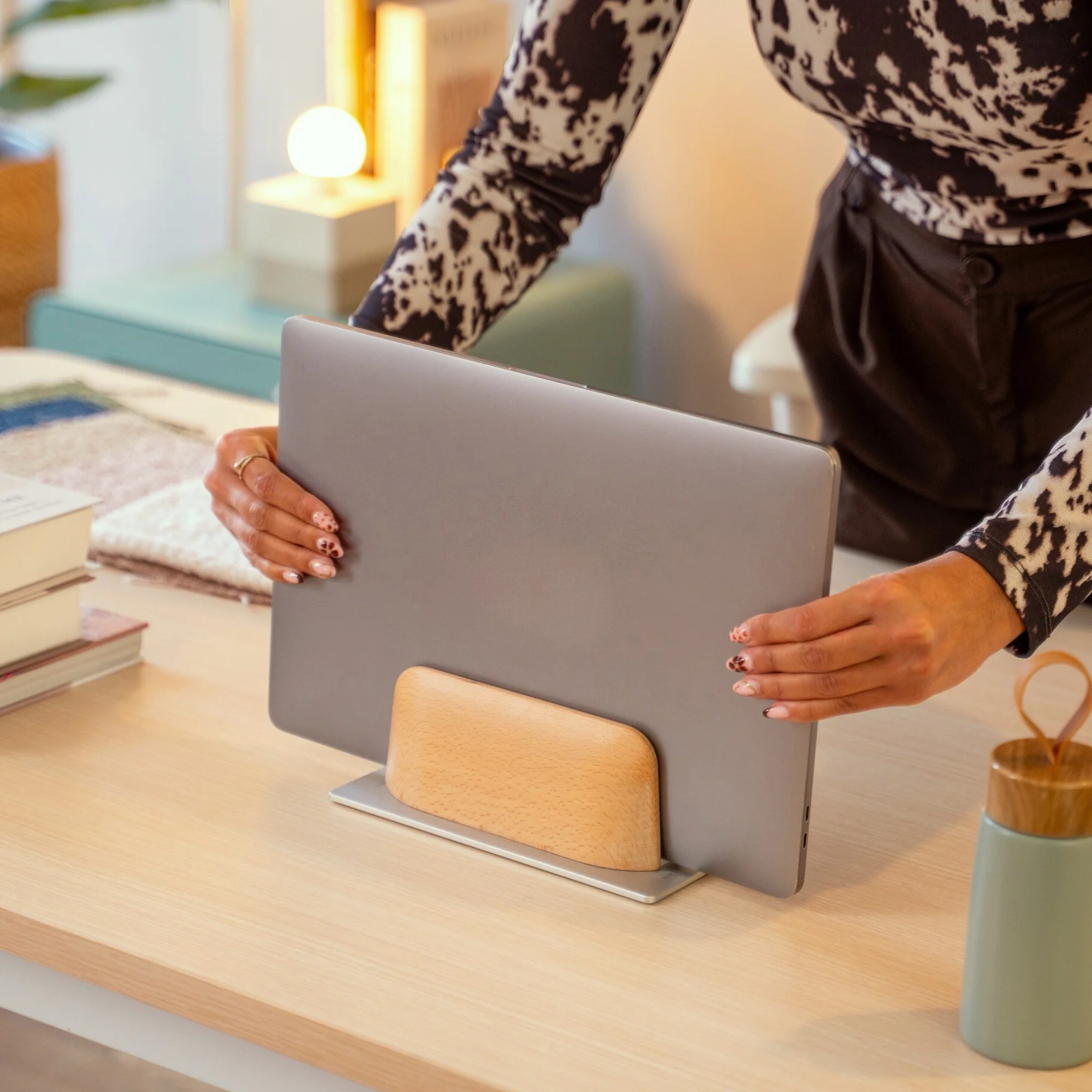 Support vertical pour ordinateur portable STAND