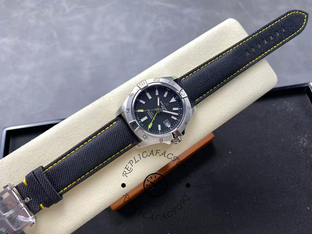 Breitling Avenger GMT 44MM Yellow Pointer A32320101B1X1 Replica