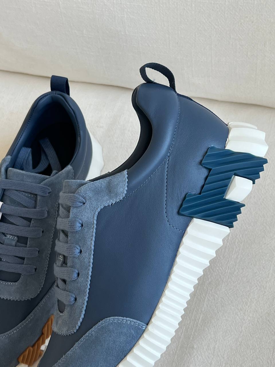 Hermès Navy Smooth Calfskin & Suede Low-Top Casual Sneakers