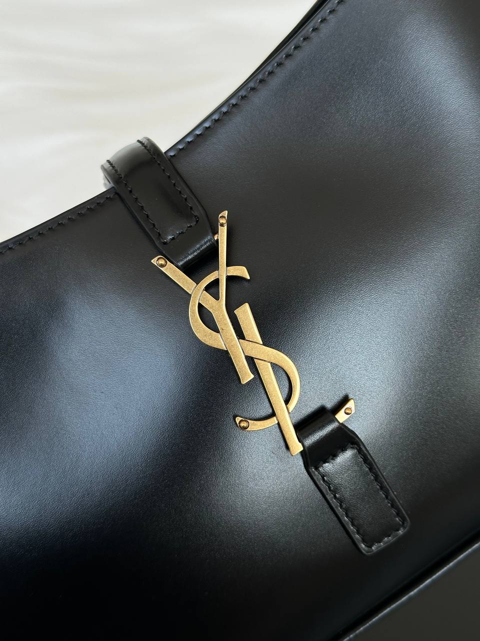 YSL LE 5 À 7 Smooth Leather Hobo Shoulder Bag