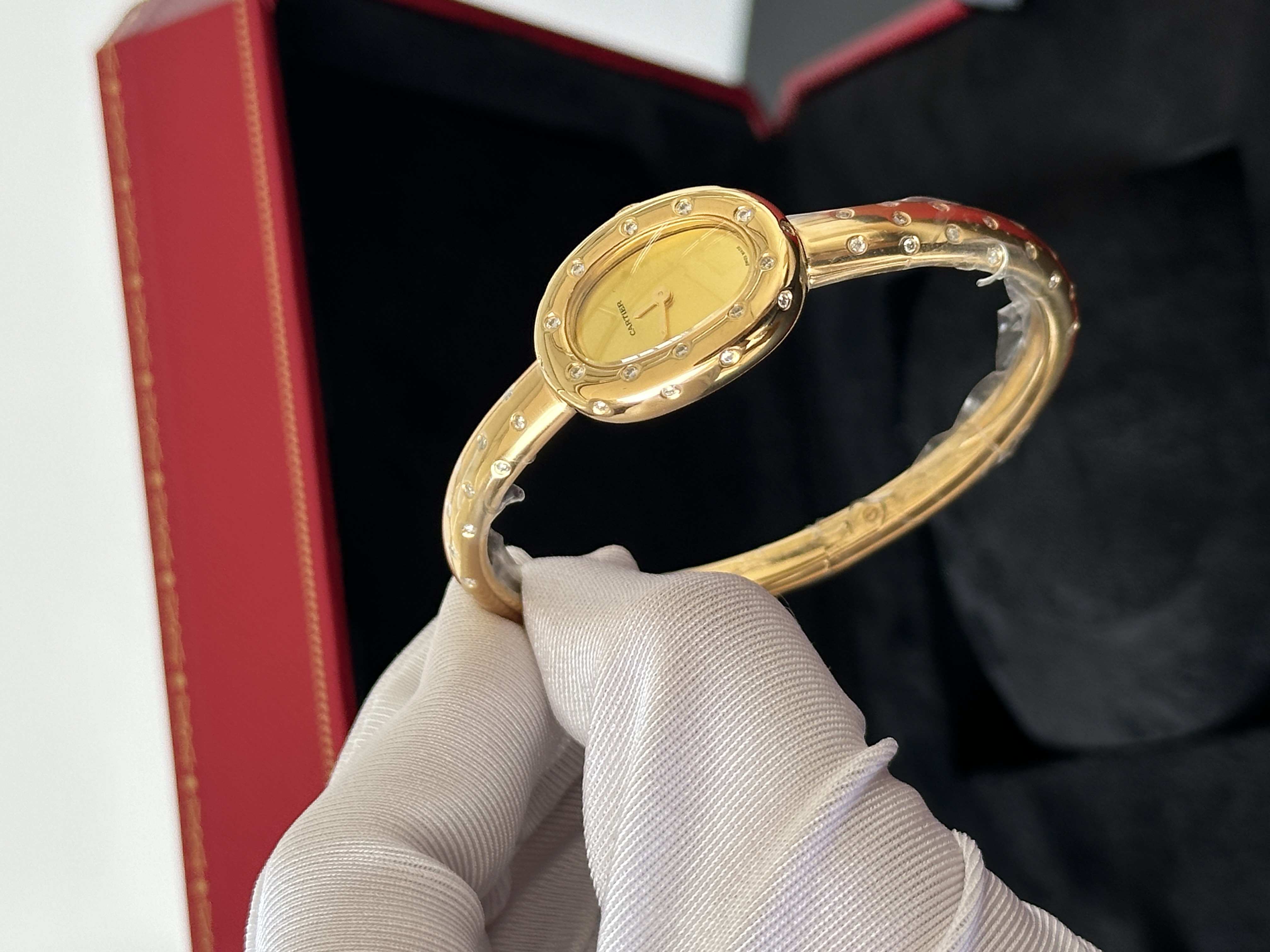 Cartier Baignoire Oval Yellow Gold Diamond Bangle Watch