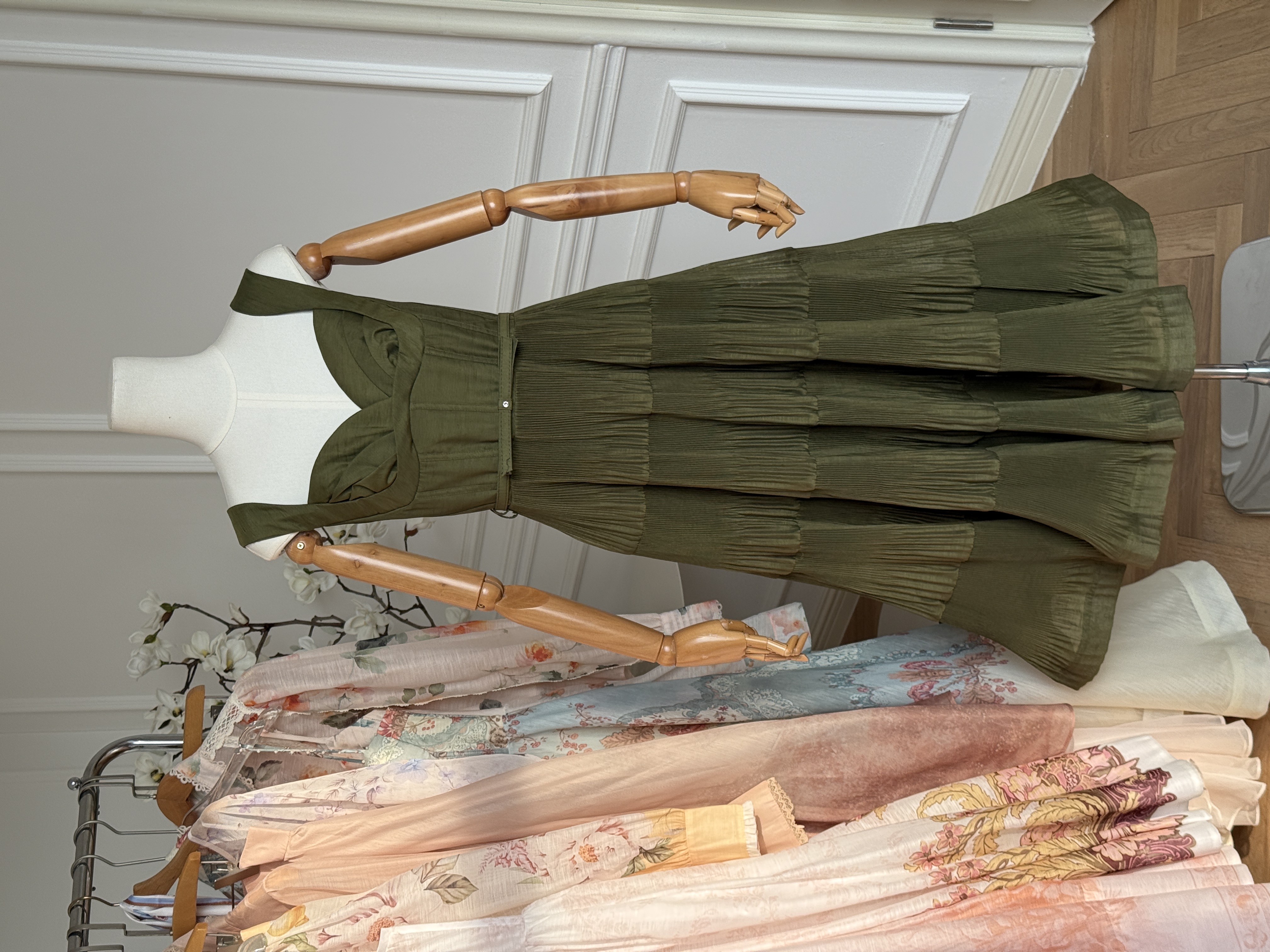 French Vintage Sweetheart Neck Wide Strap Waisted Tiered Pleated Midi Dress