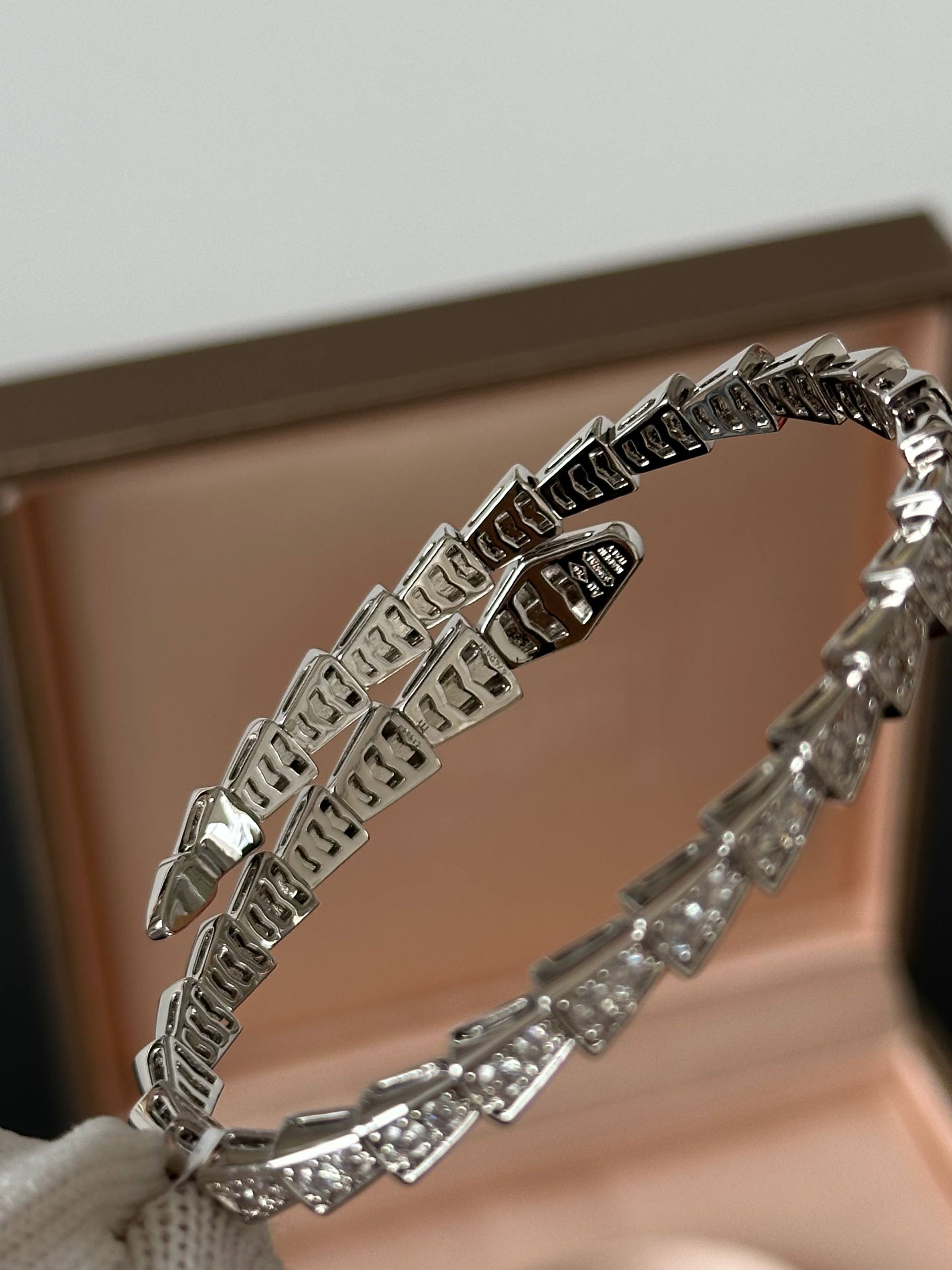 Bvlgari Serpenti Viper Full Diamond Snake Bracelet