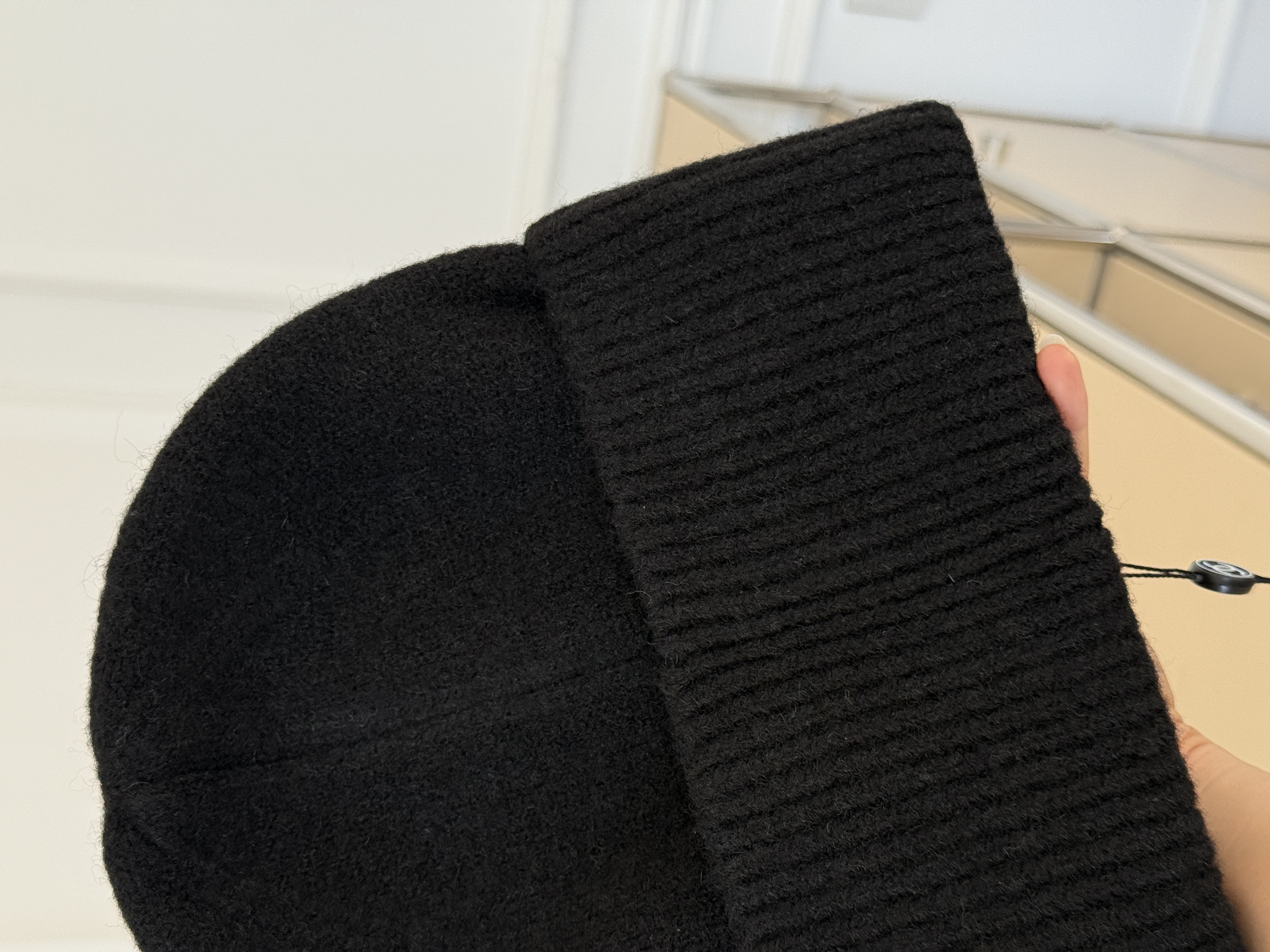 Chanel Black Cuffed Rib Cashmere Beanie With Crystal Interlocking CC Logo