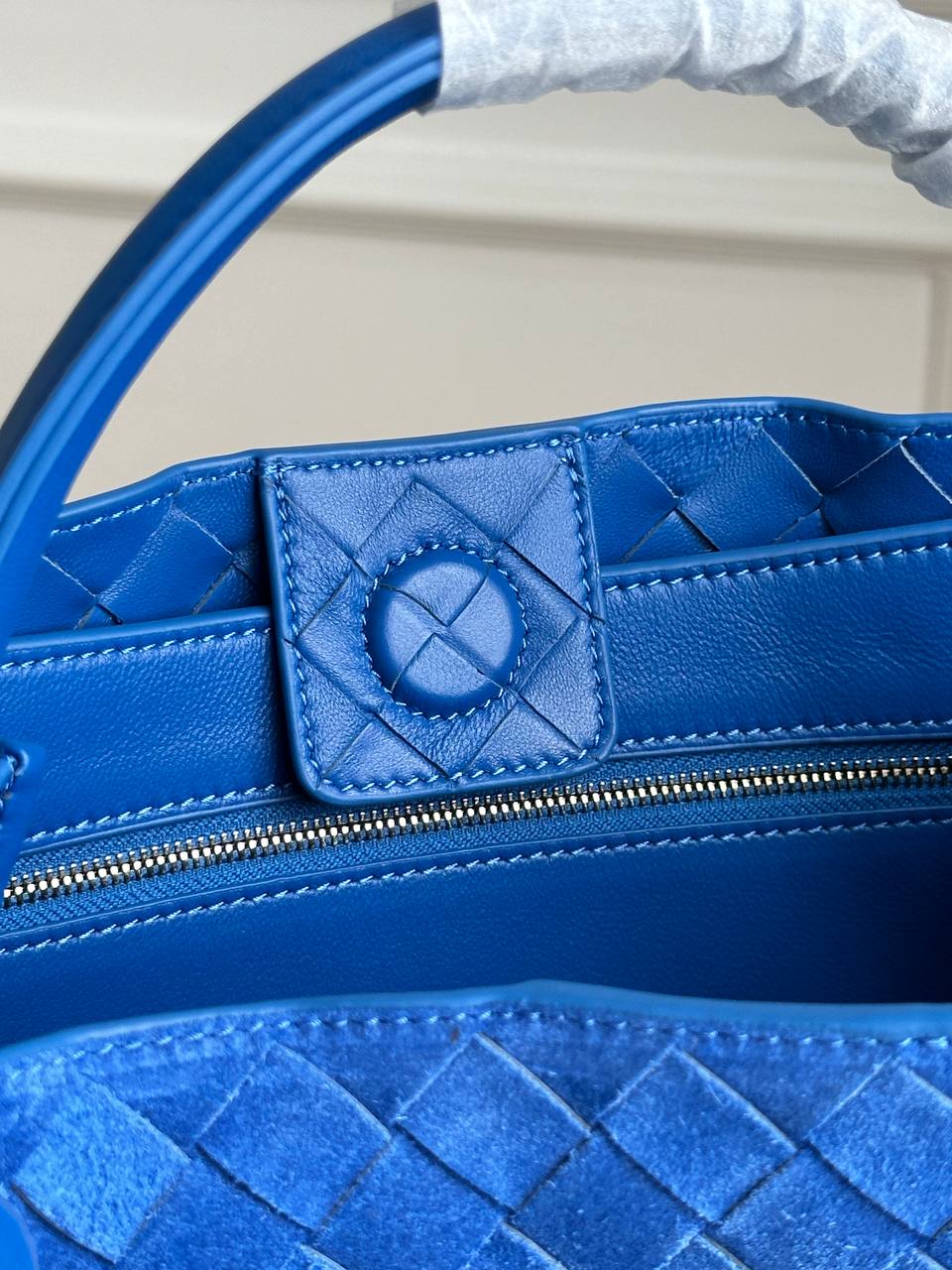 Bottega Veneta Andiamo Small Suede Tote Bag