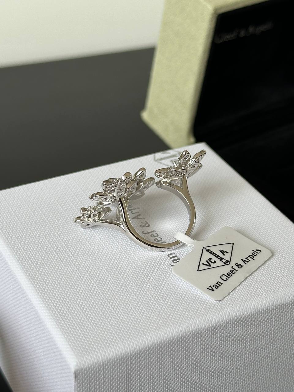 Van Cleef & Arpels Lotus Between the Finger Ring