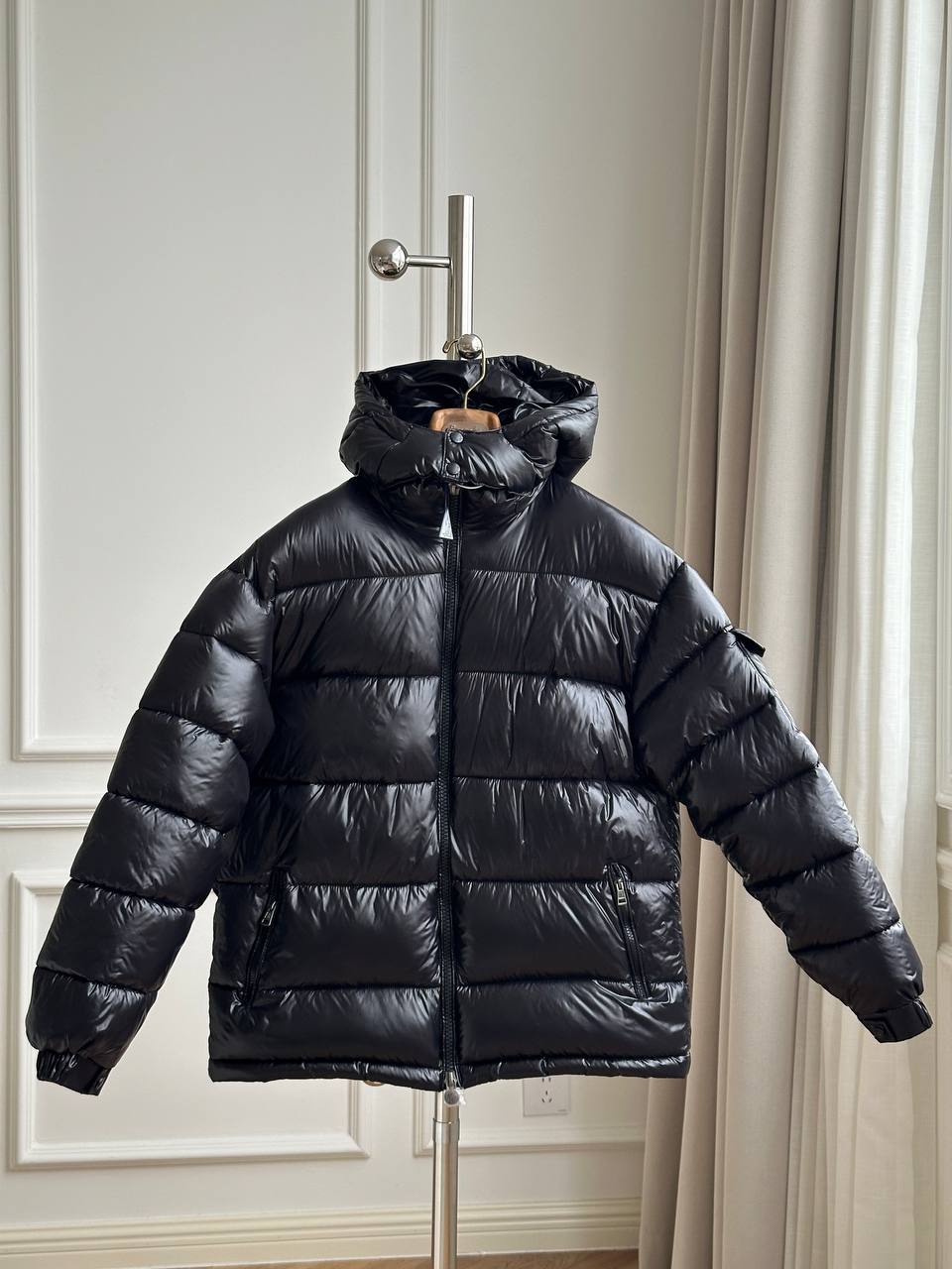 Black Shiny Nylon Horizontal Quilt Hooded Short Down Jacket