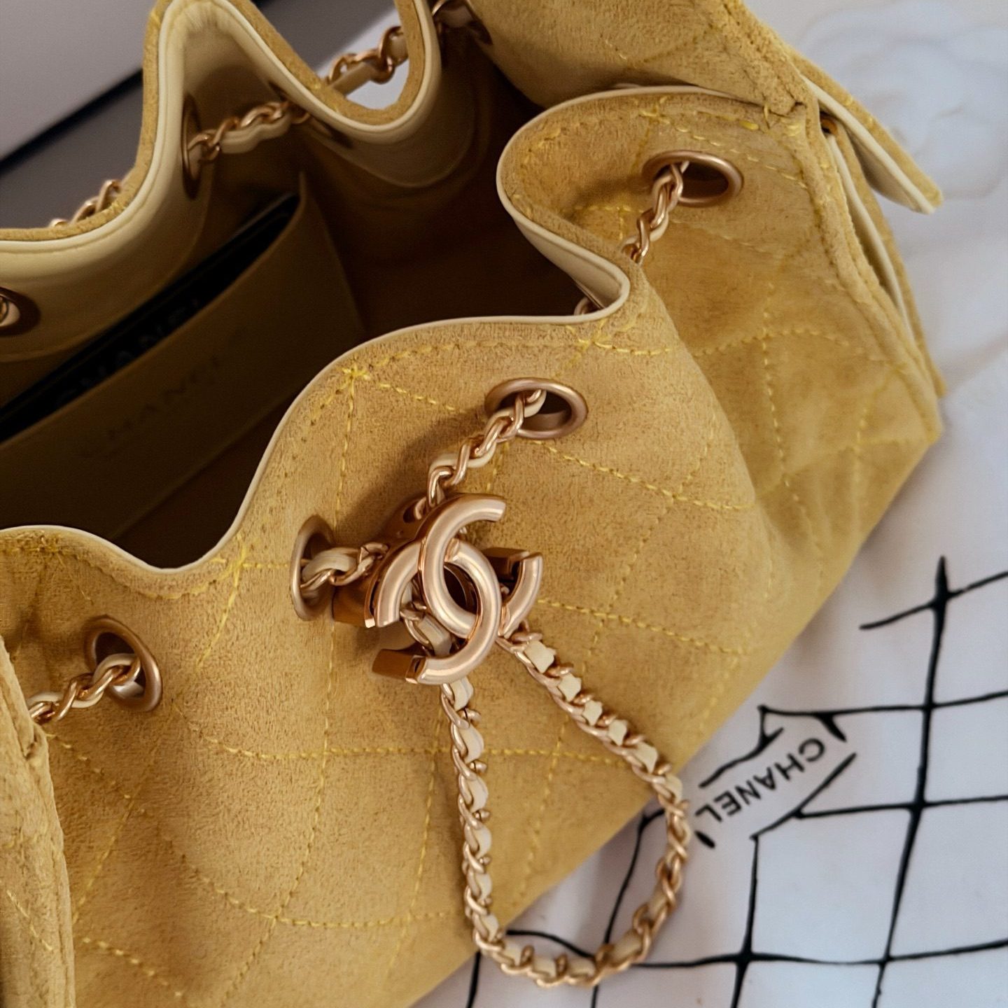 CHANEL 25 LIGHT YELLOW 22CM*15CM