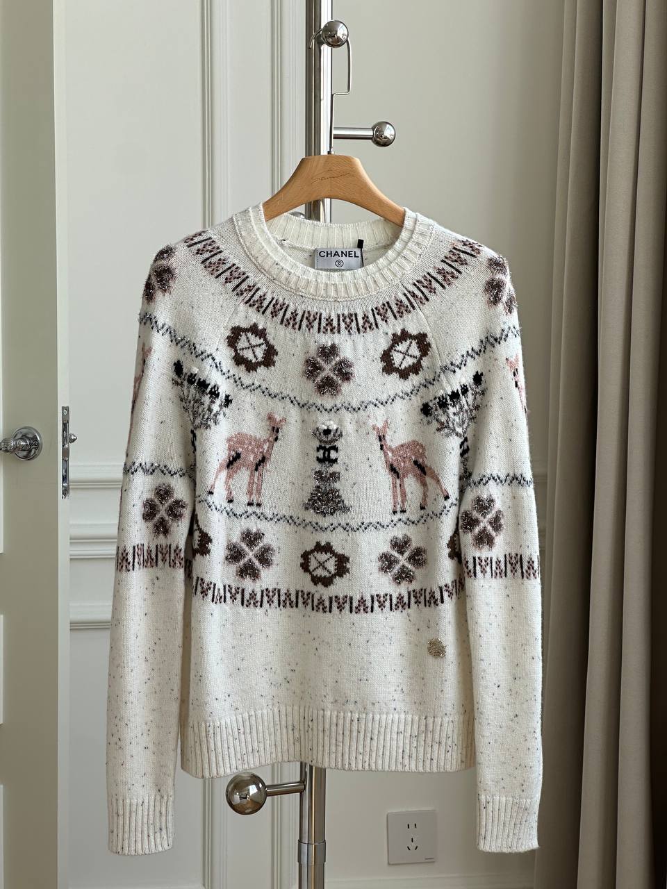 Chanel Off-White Speckled Fair Isle Deer Snowflake CC Jacquard Crew Neck Wool Sweater