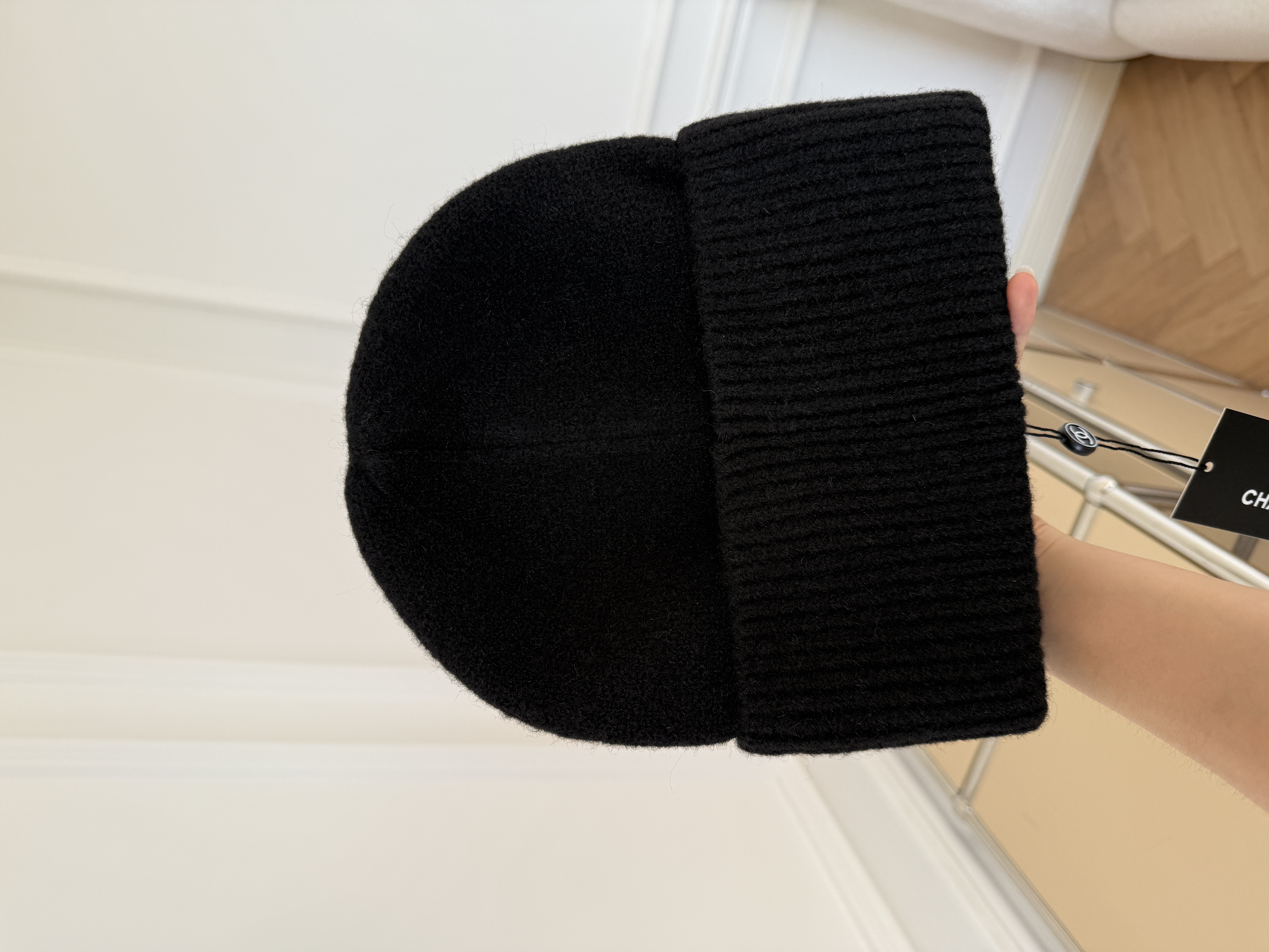 Chanel Black Cuffed Rib Cashmere Beanie With Crystal Interlocking CC Logo