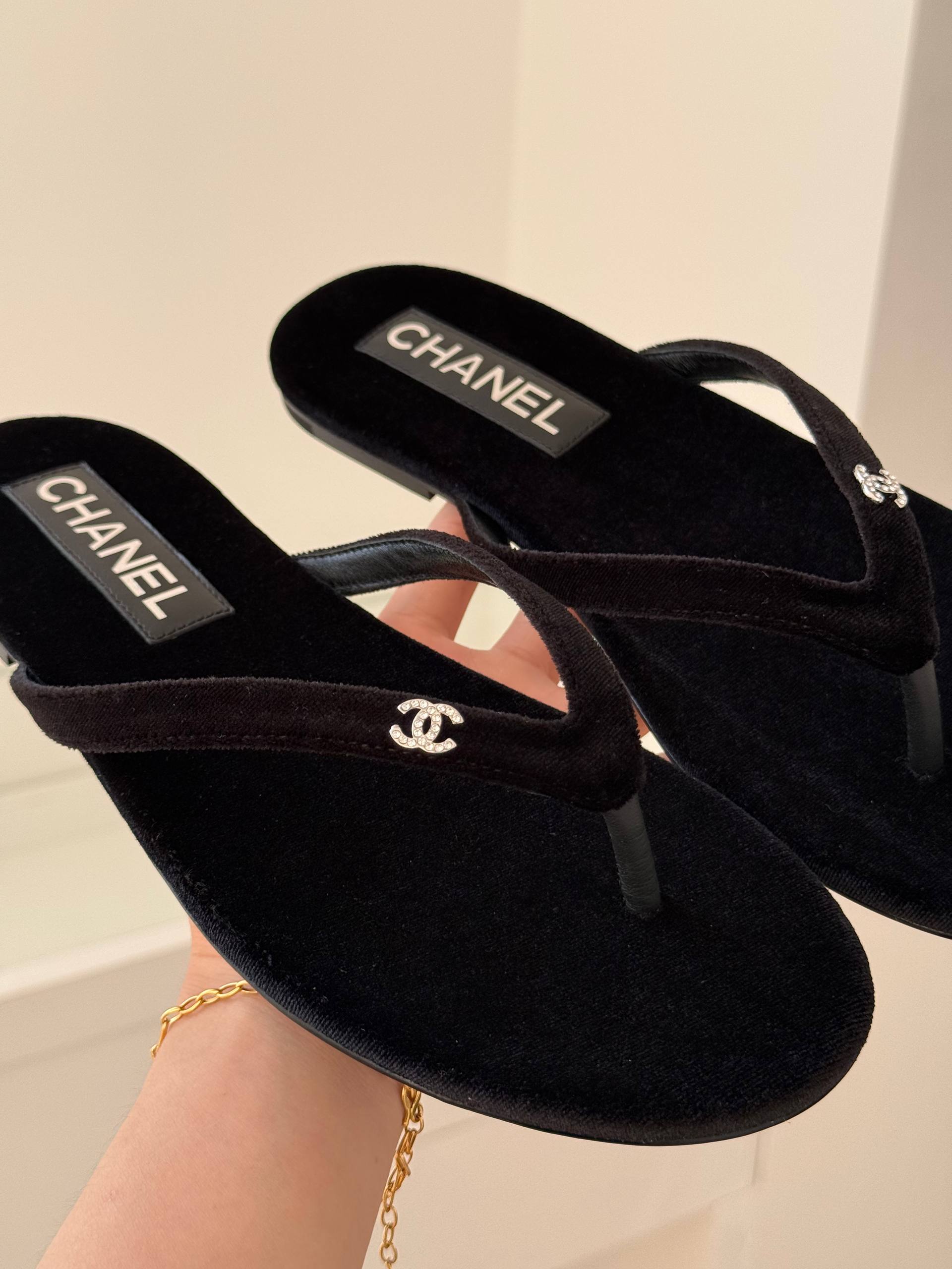 CHANEL 24S Velvet Rhinestone Double C Flip-flops