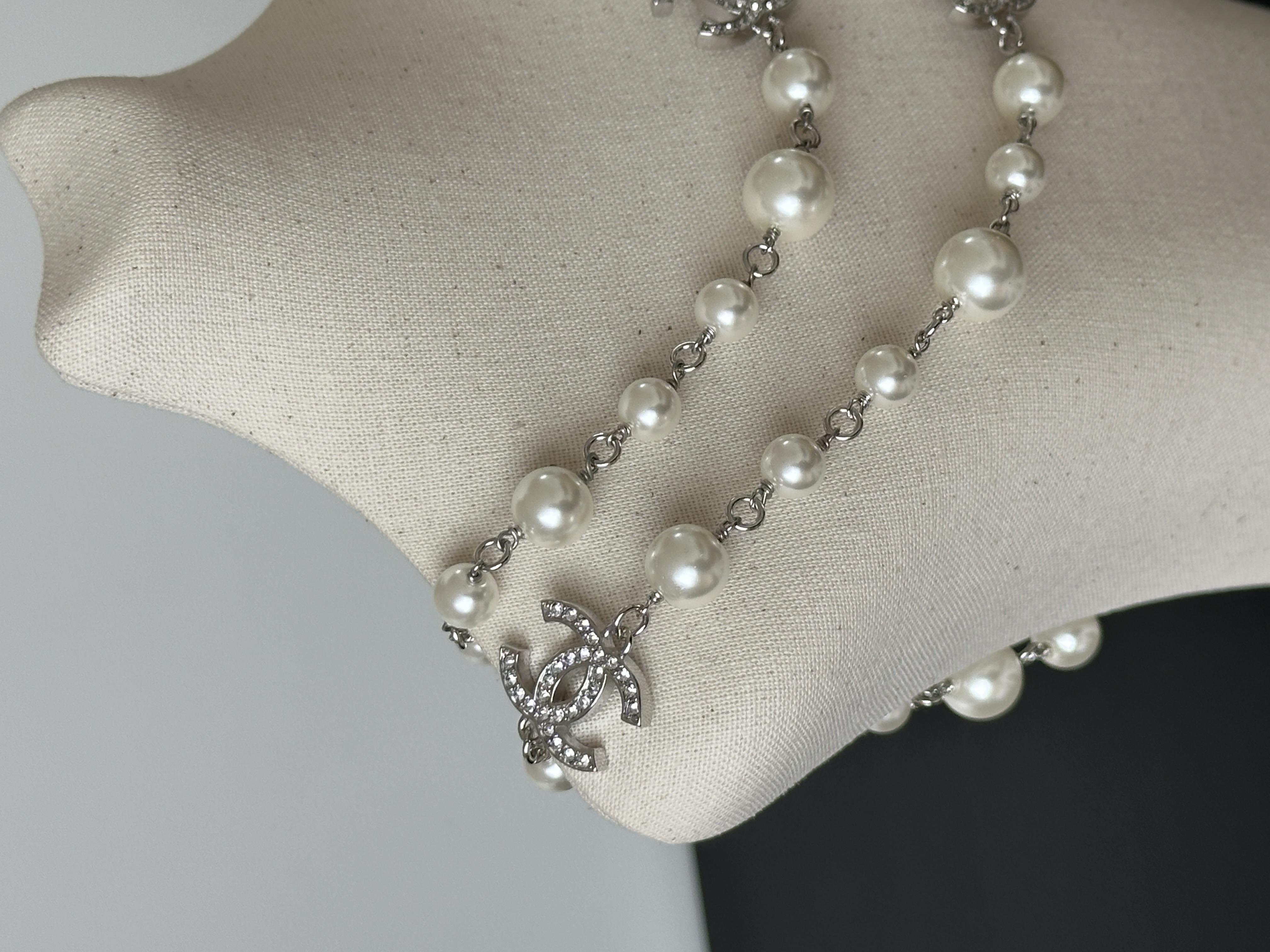 CHANEL Graduated Pearl Long Necklace
