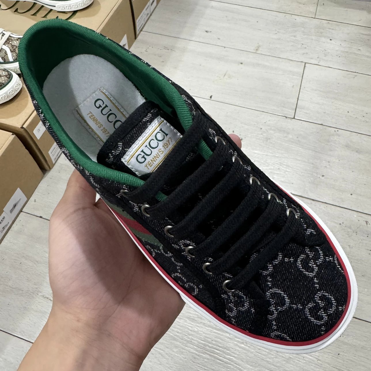 gucci black Classical letters low shoes