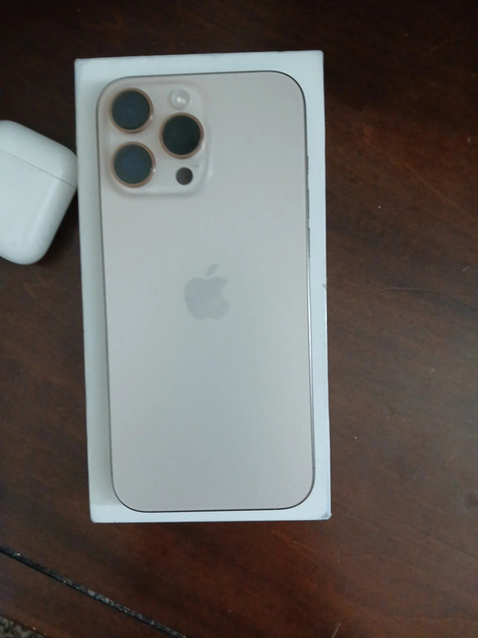IPhone 16 pro max will add gen 1 airpods 0Y5EL