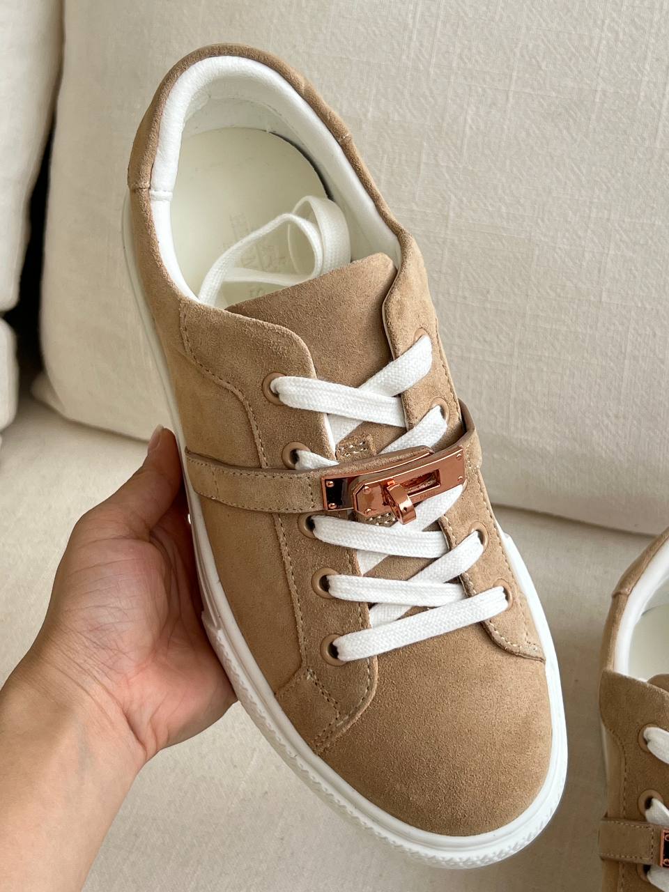 Hermès Khaki Suede Kelly Lock Low-Top Casual Sneakers