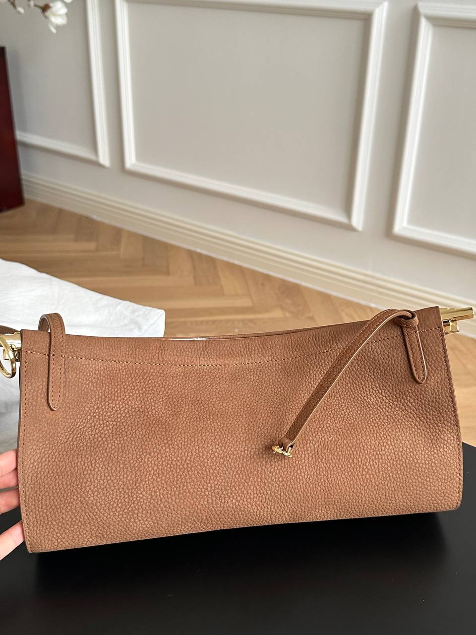 ALAÏA Le Click Medium East-West Pebbled Calfskin Shoulder Bag