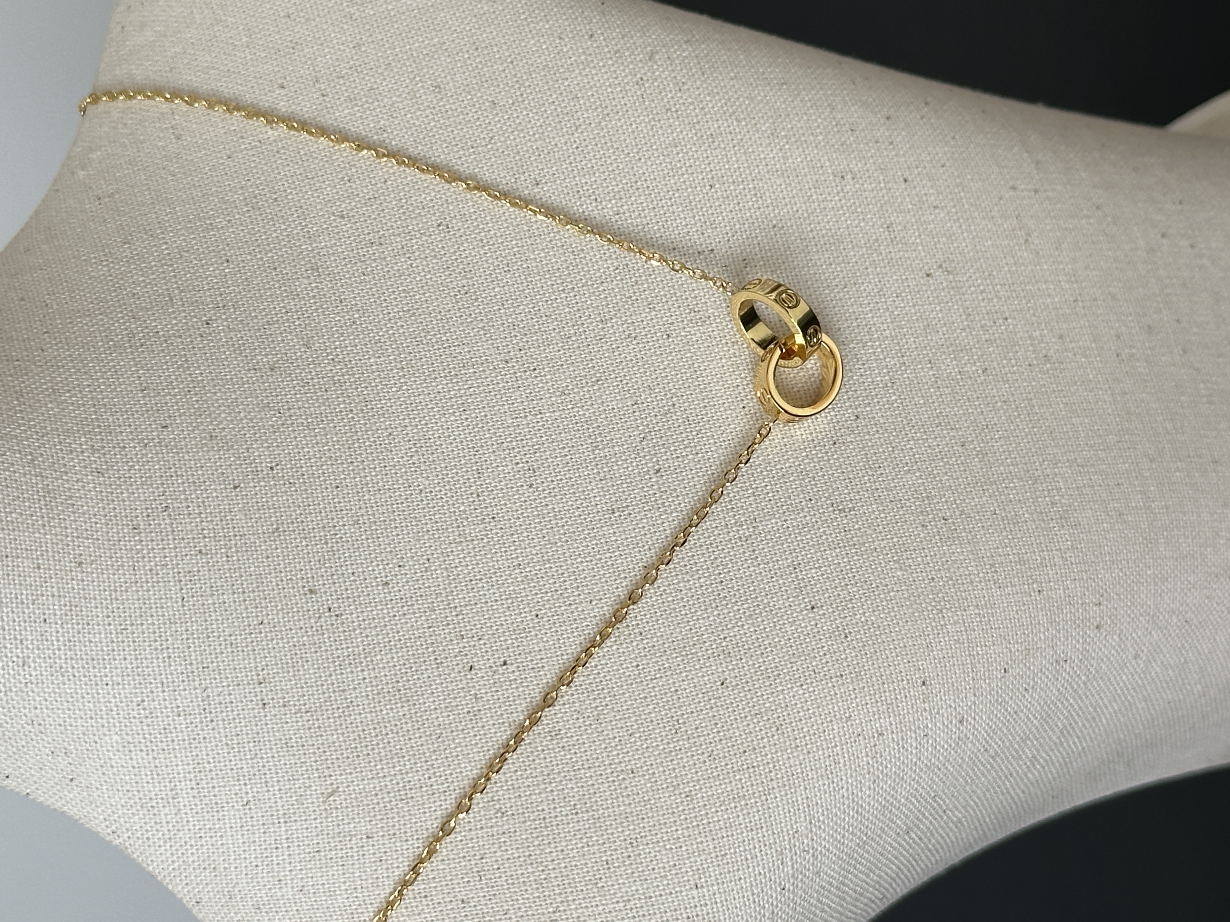Interlocking Double Rings Gold Clavicle Necklace