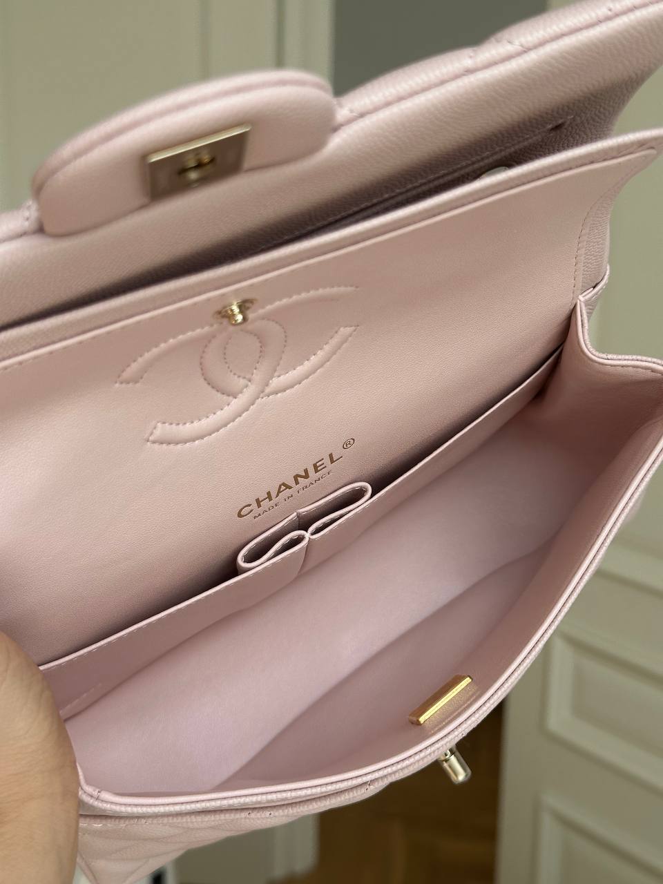 CHANEL Classic Flap (CF) Medium Handbag