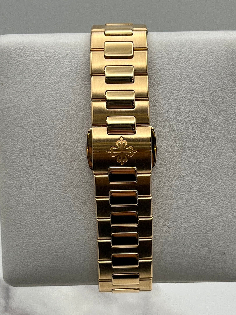 Patek Philippe Nautilus Rose Gold 33mm 7011/1R-001【1:1 Replica】