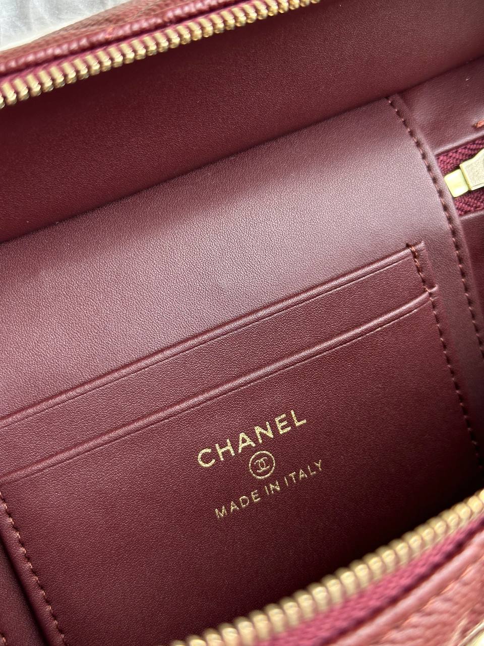 Chanel Burgundy Caviar Leather Diamond Quilt Double Zip Handheld Vanity Case Bag