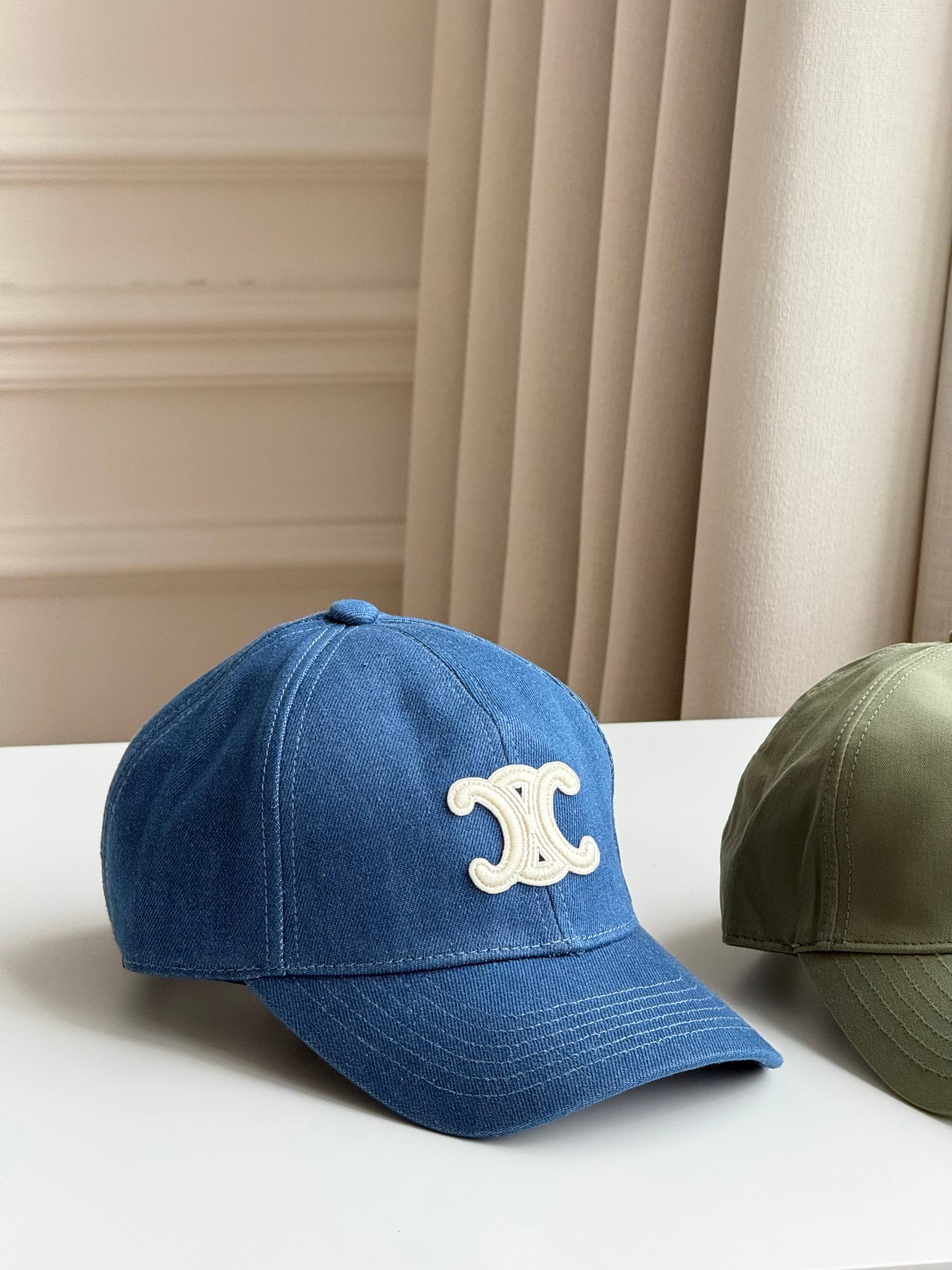 Triomphe Embroidered Baseball Cap