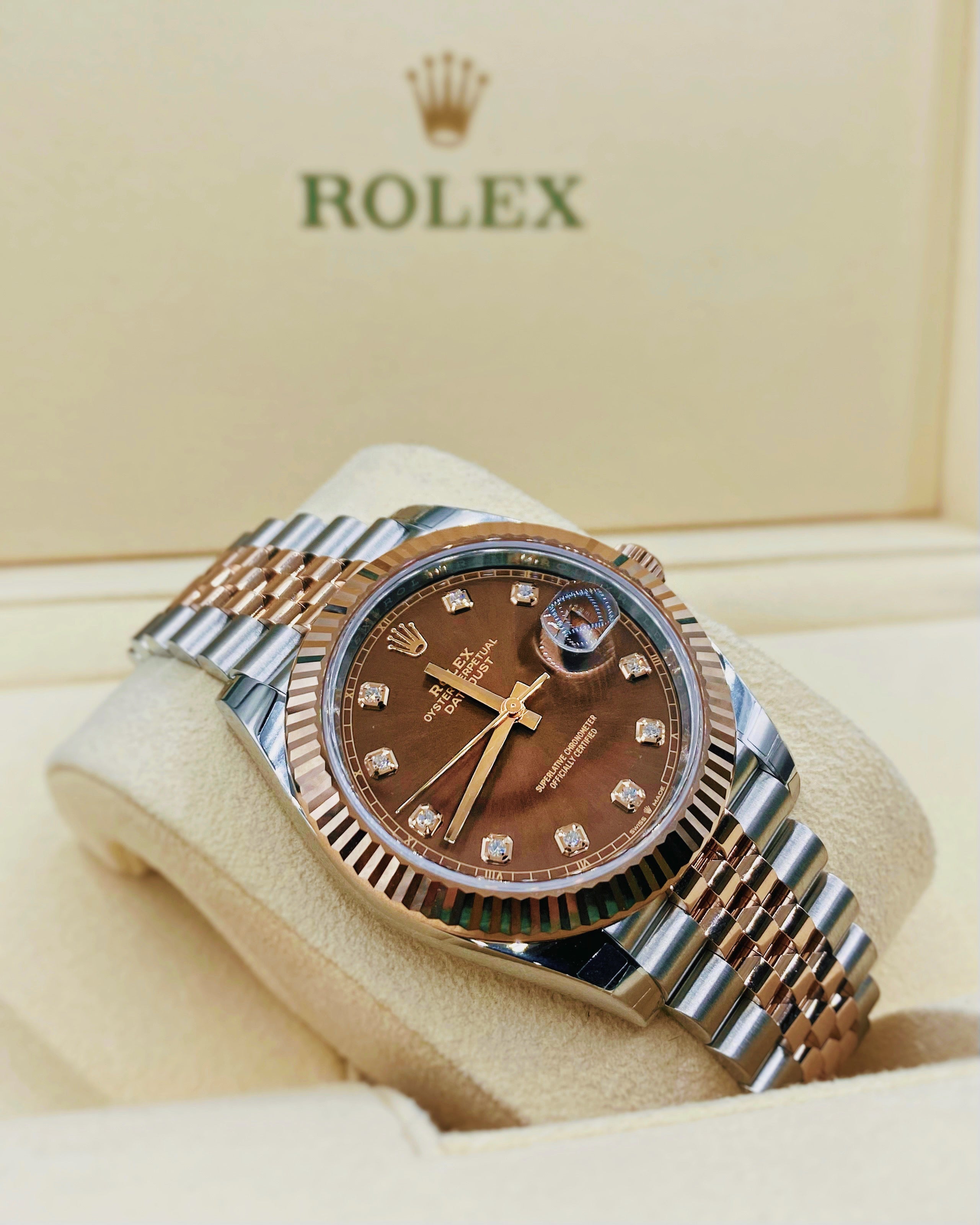 Rolex Oyster Perpetual Datejust 41 Watch, Chocolate set with diamonds, Fluted bezel, Two-tone【1:1 Replica】