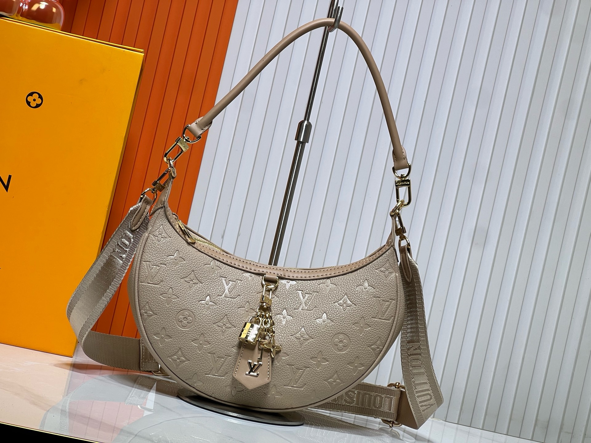 LV lus hobo Handbag