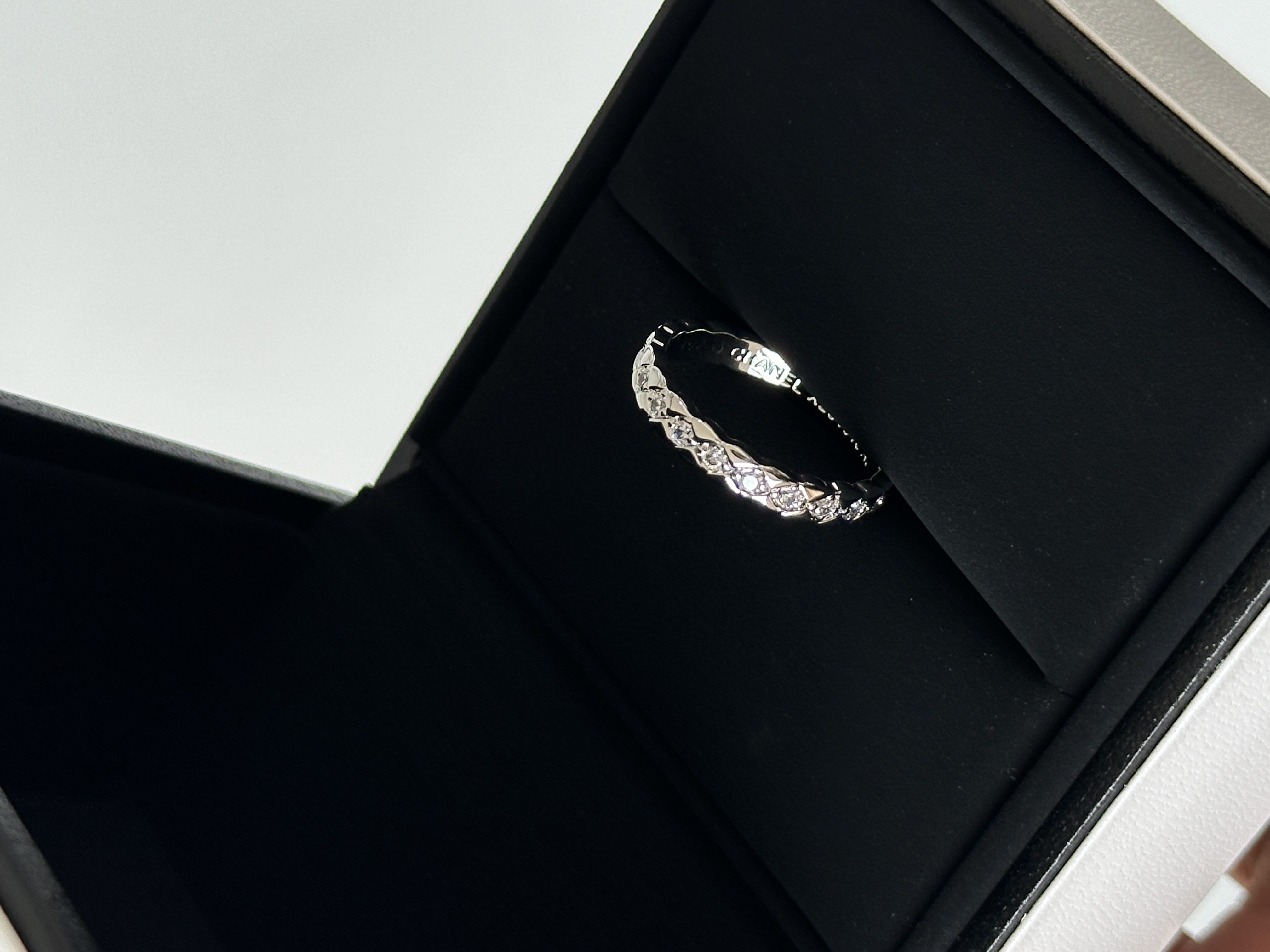 Crushed Ice Row Diamond Thin Silver Ring