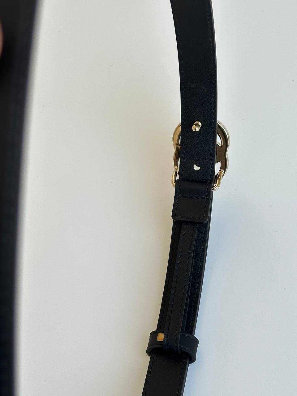 Gucci Black Smooth Leather Thin Belt With Light Gold Interlocking GG Buckle