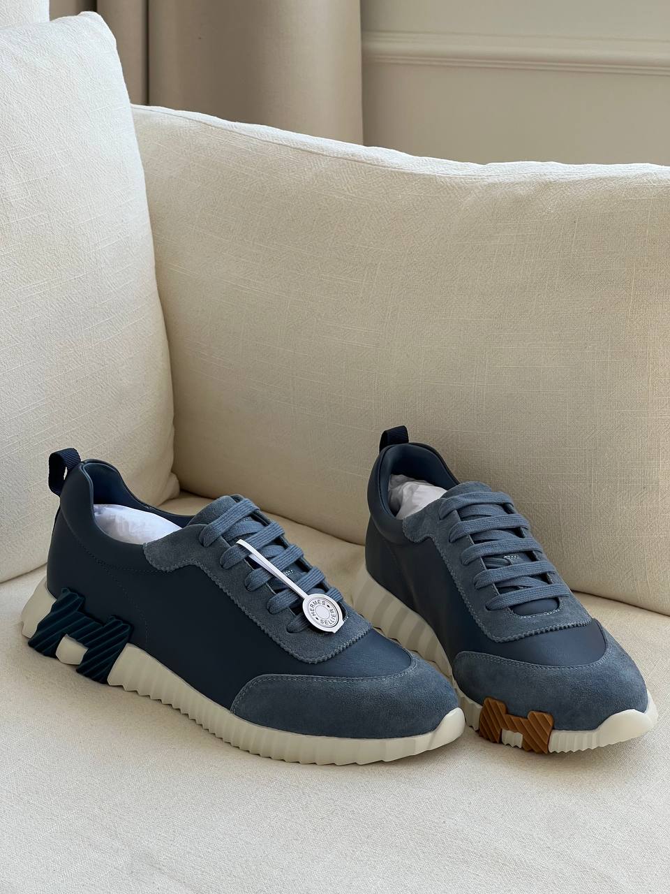 Hermès Navy Smooth Calfskin & Suede Low-Top Casual Sneakers
