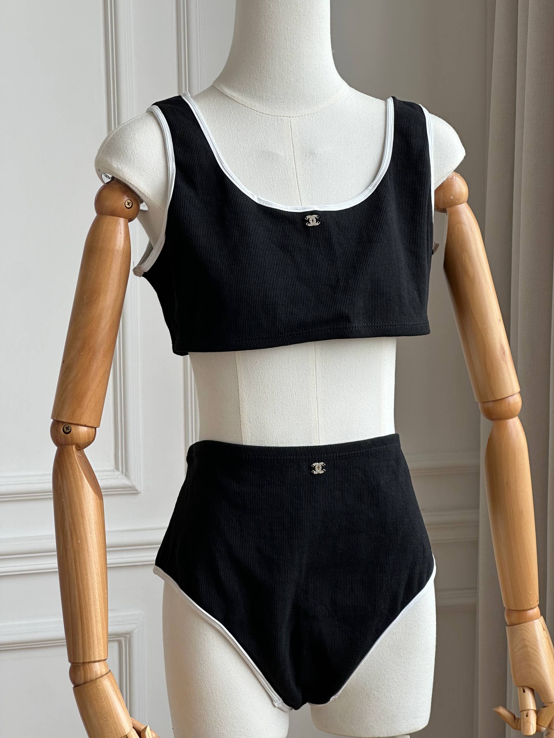 Chanel Black and White Contrast Rib-Knit Two-Piece Set