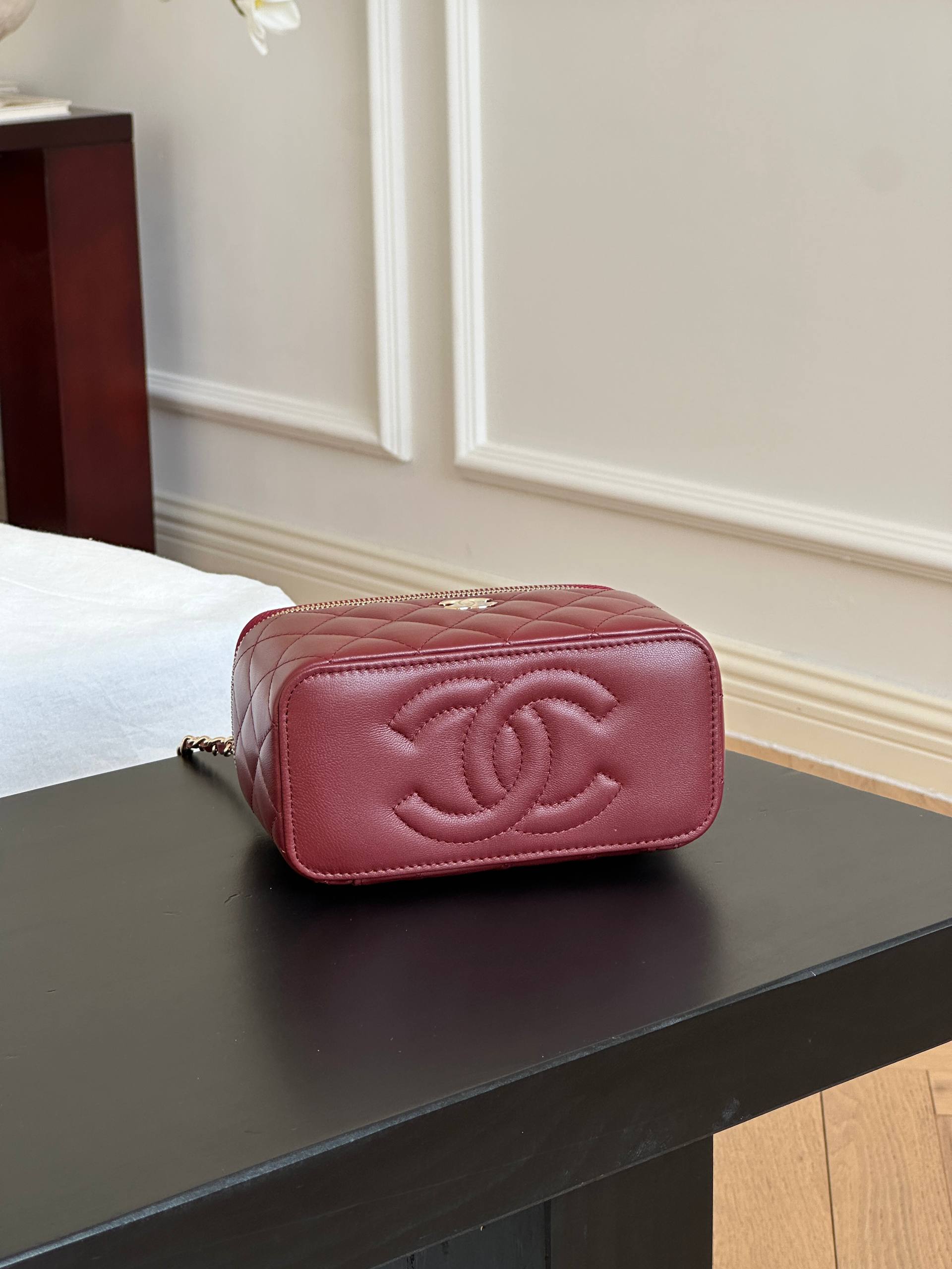 CHANEL Burgundy Lambskin Quilted Vanity Case Chain Crossbody Bag