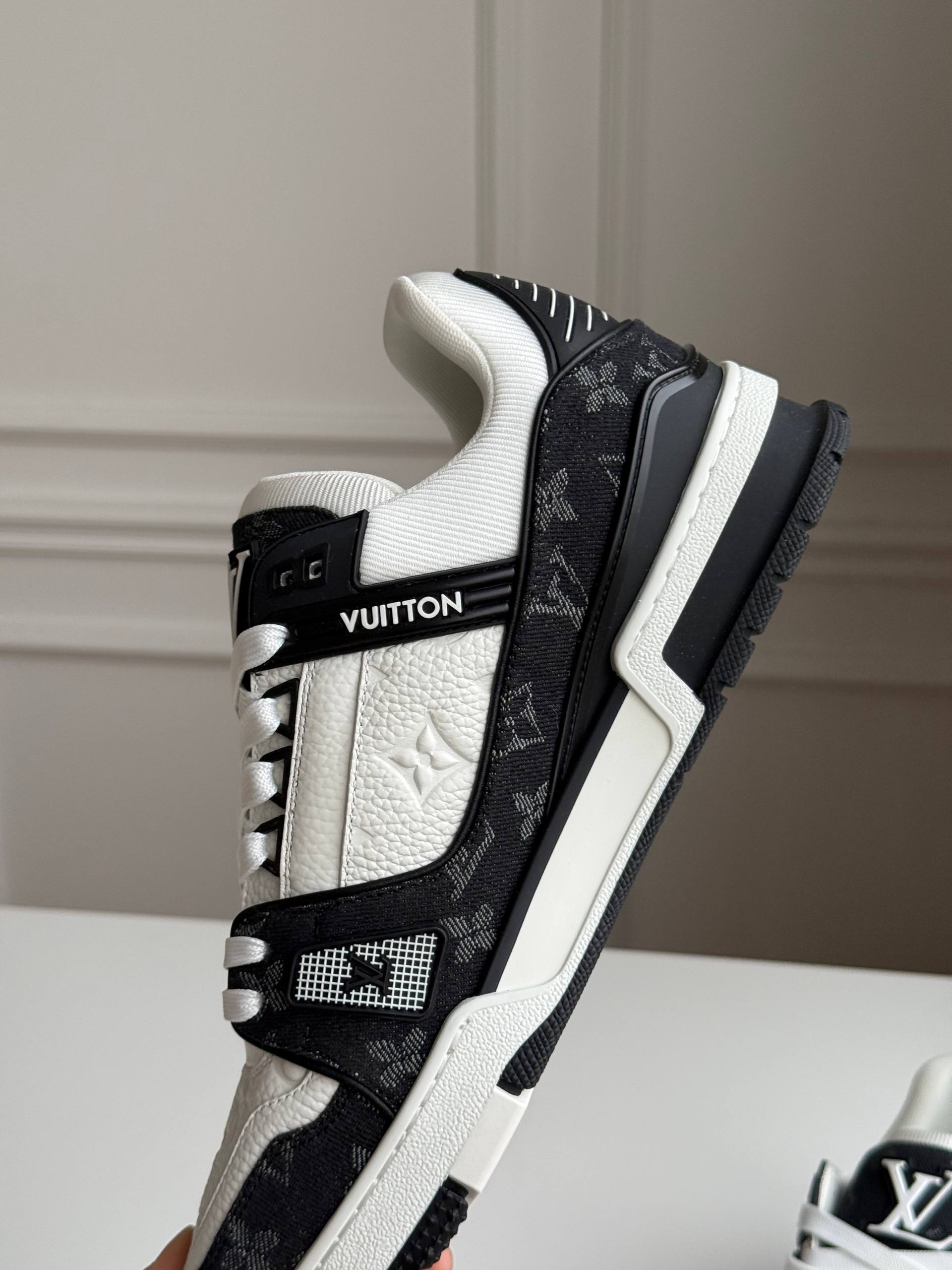 LV Trainer Low-Top Sneakers