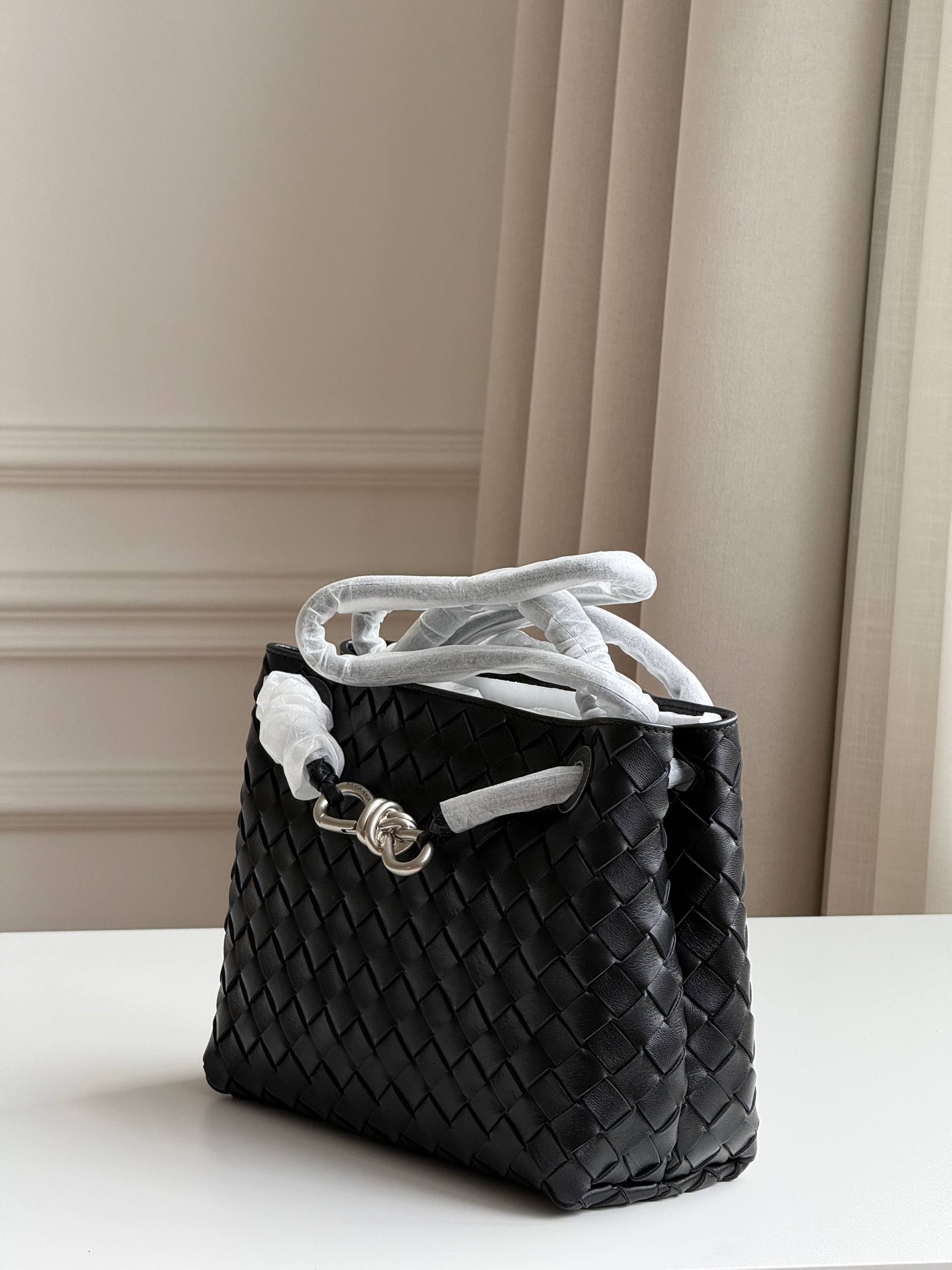 Bottega Veneta Intrecciato Woven Knot Detail Tote Shoulder Bag