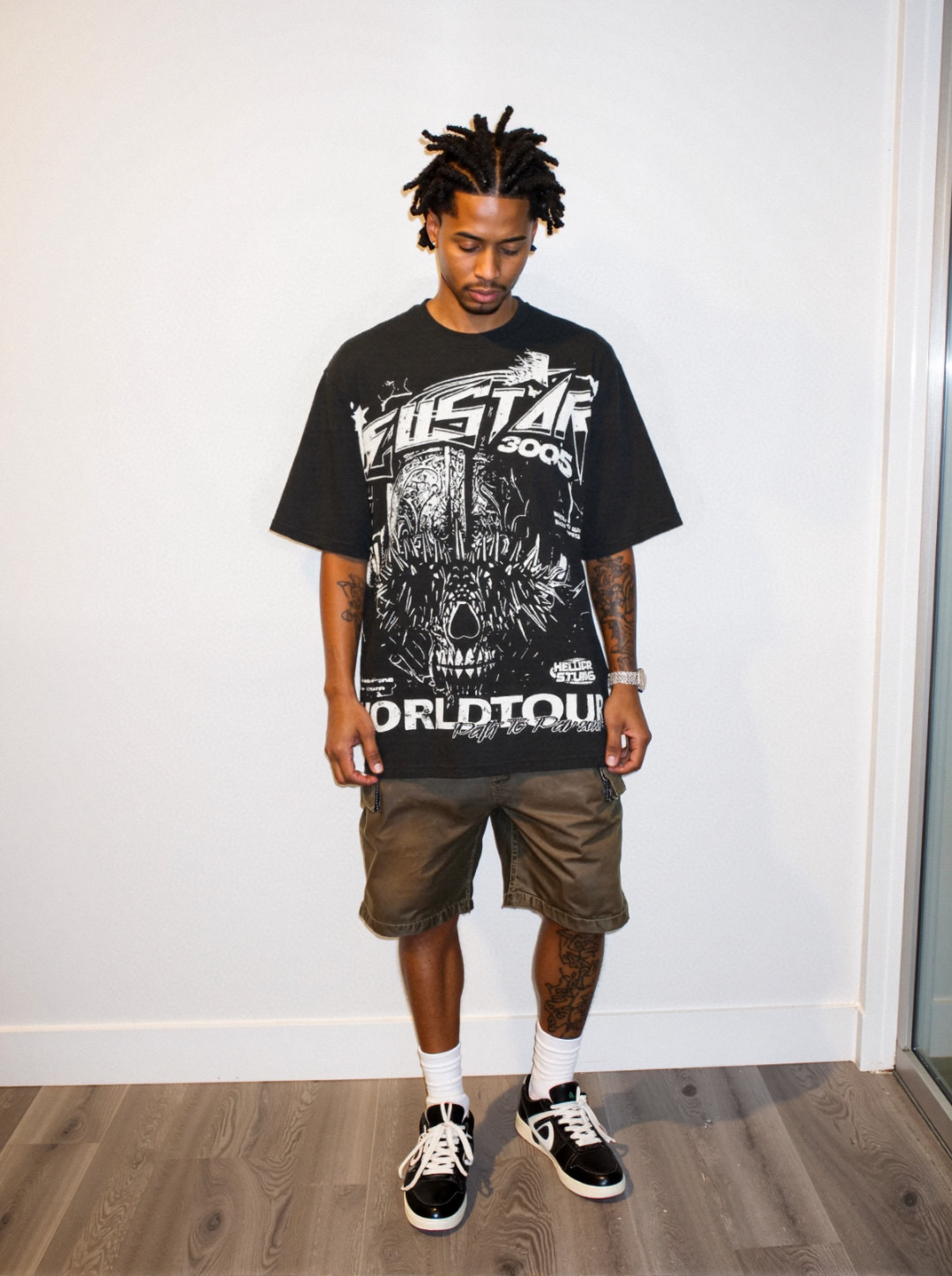 Hellstar Needle Skull Print Tee Black (need one size up)