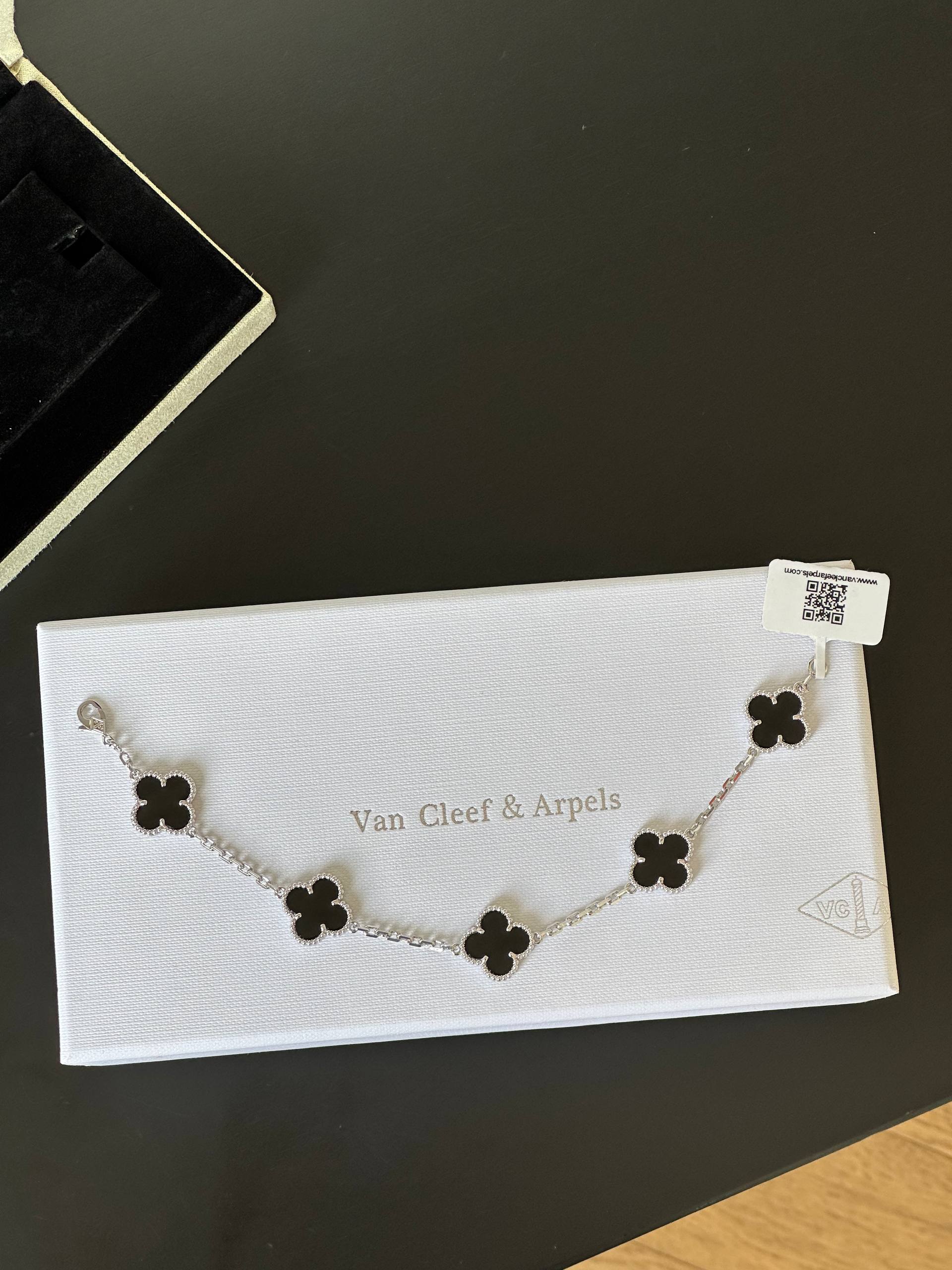 VCA Black Onyx 5-Motifs Bracelet