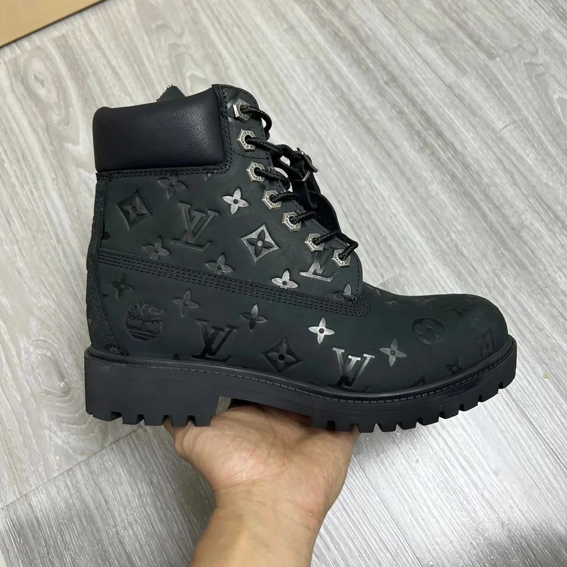 LV & Tmberland Boots Black Color