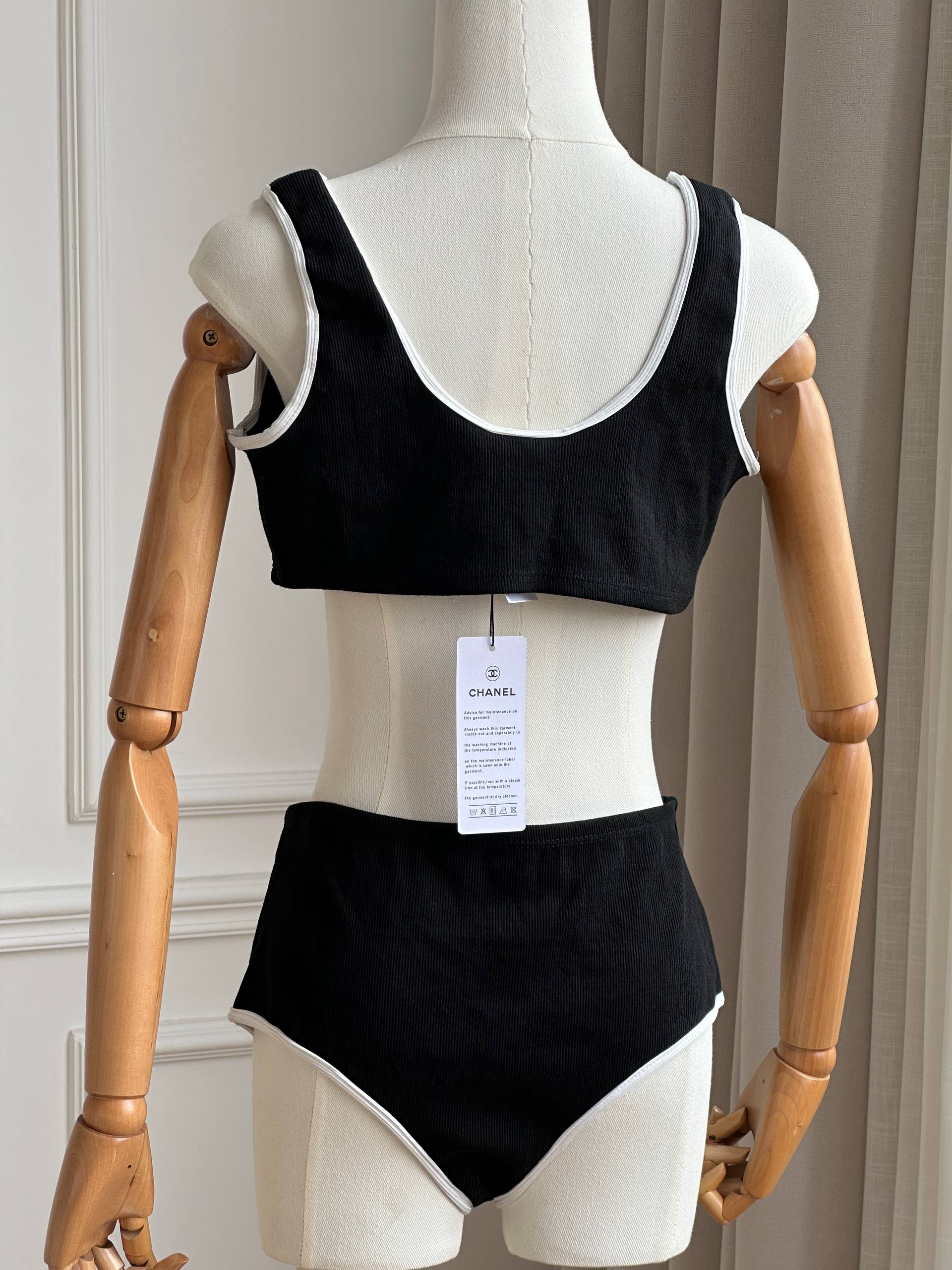 Chanel Black and White Contrast Rib-Knit Two-Piece Set