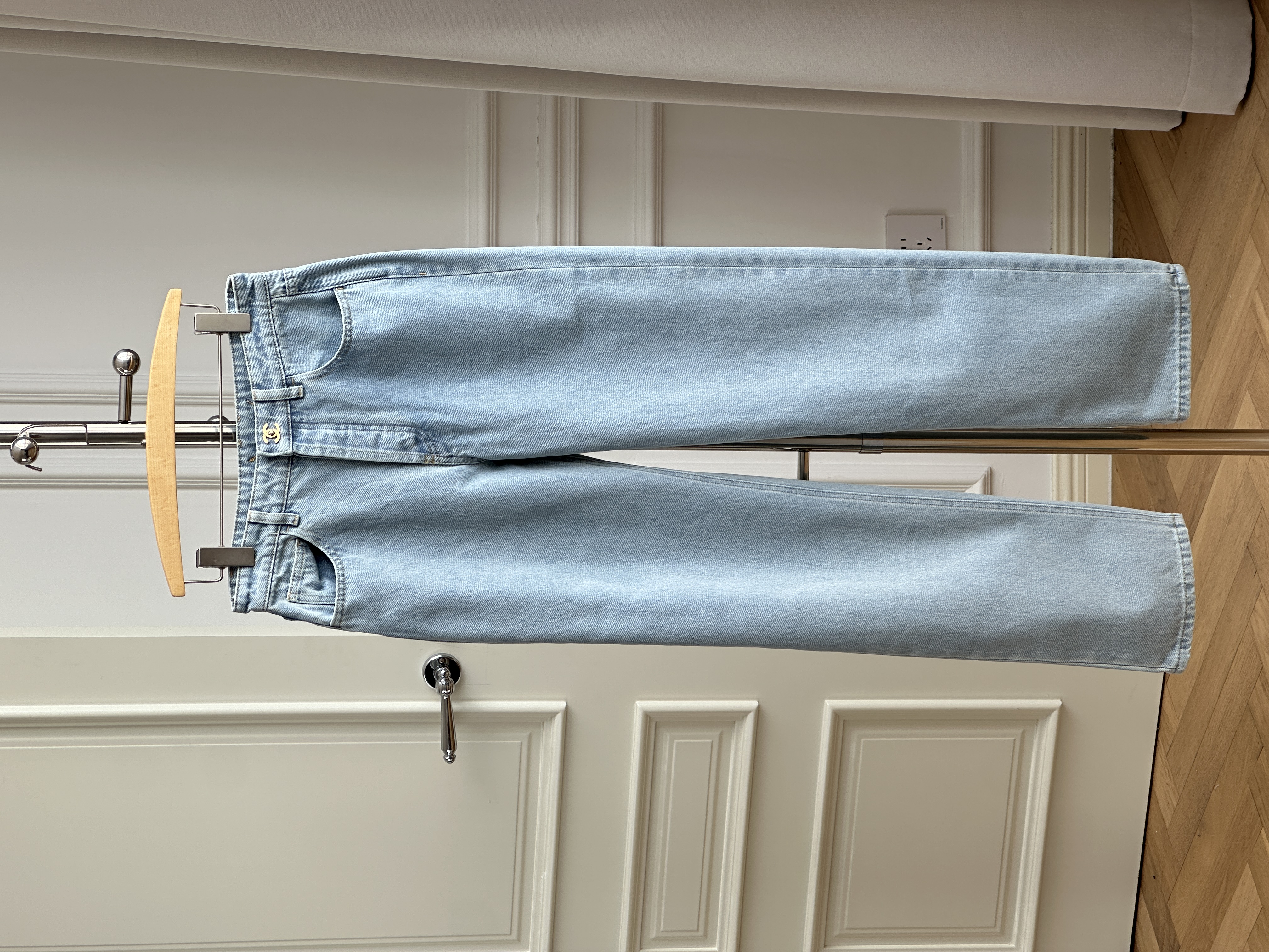 Vintage Light Wash High Waist Straight Leg Jeans With Double Ring Embroidery On Back