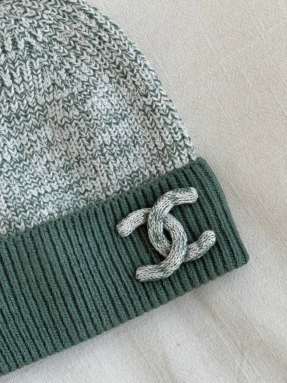 Chanel Green Marled Knit Cuffed Beanie Hat With Interlocking CC Logo