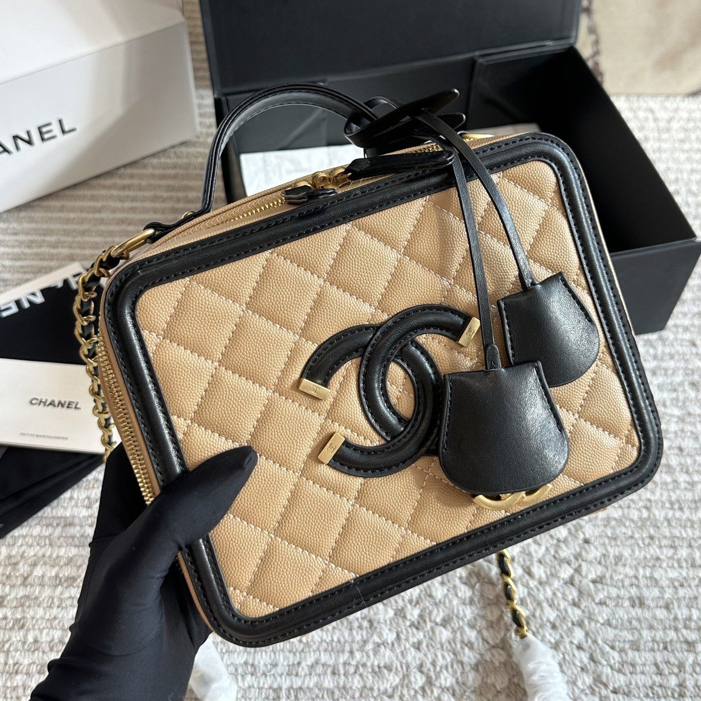 VANITY CASE